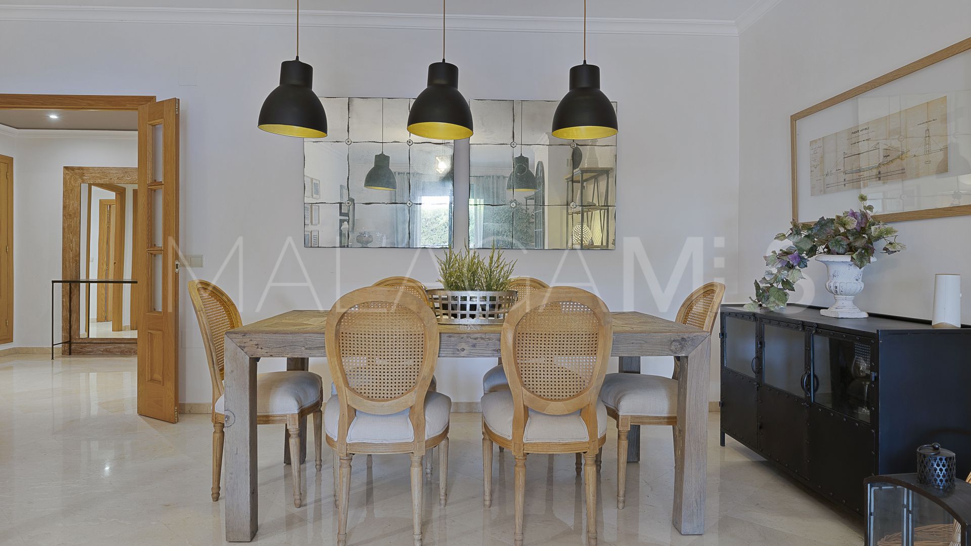 San Pedro de Alcantara, apartamento planta baja a la venta de 3 bedrooms