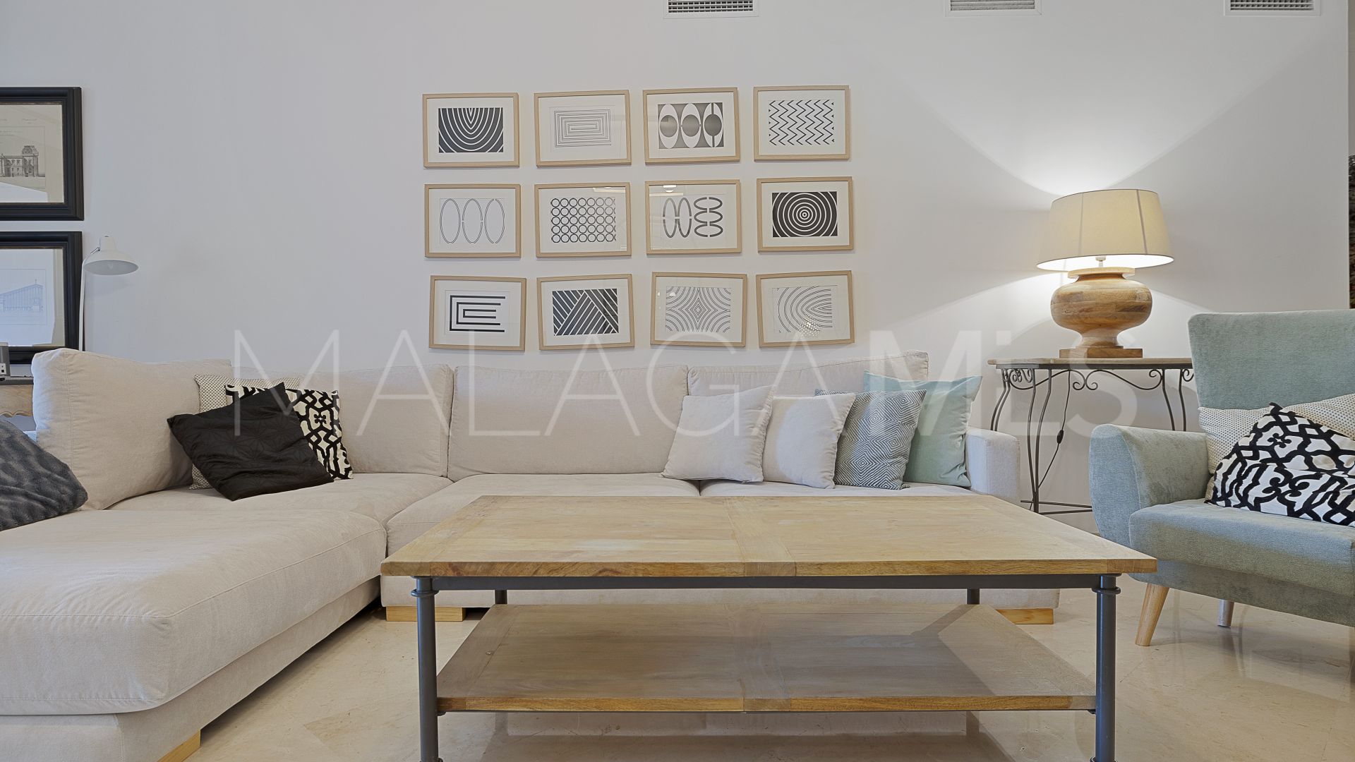 San Pedro de Alcantara, apartamento planta baja a la venta de 3 bedrooms