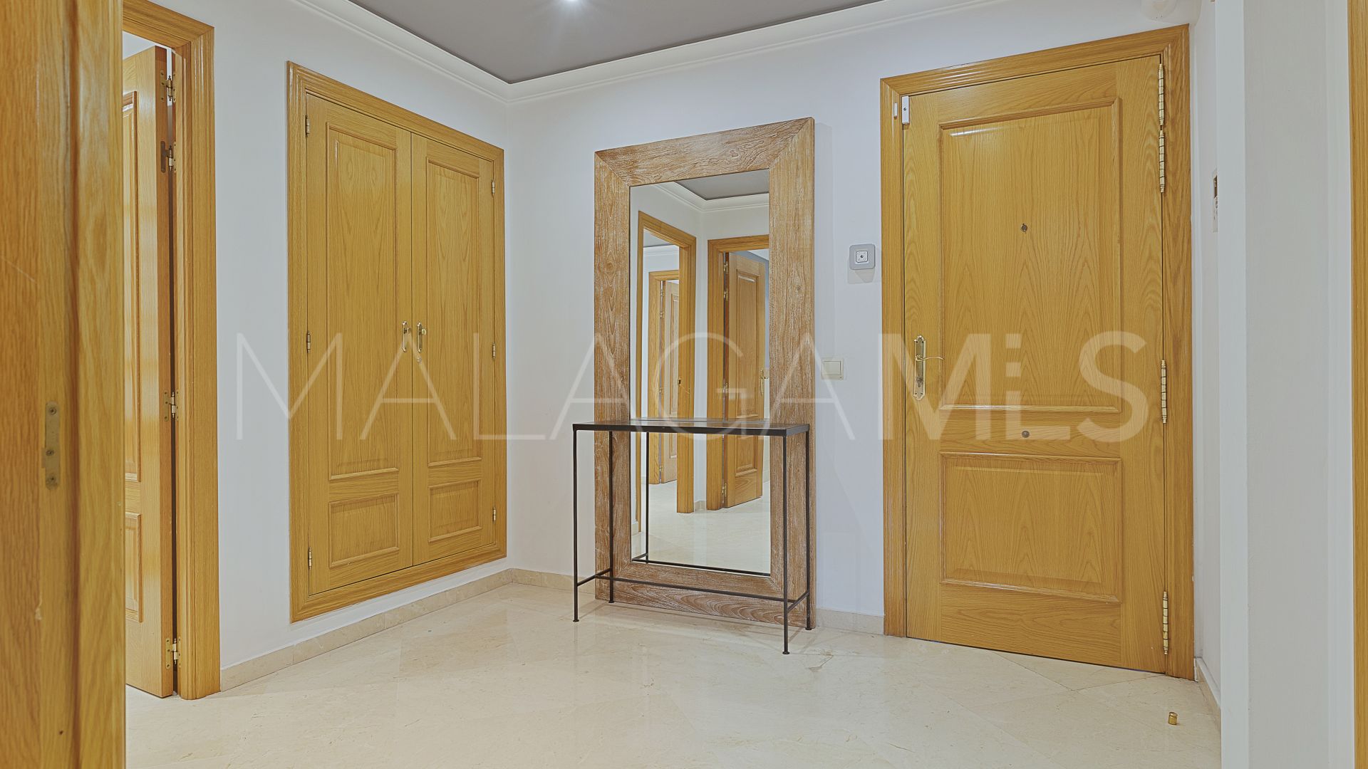 San Pedro de Alcantara, apartamento planta baja a la venta de 3 bedrooms