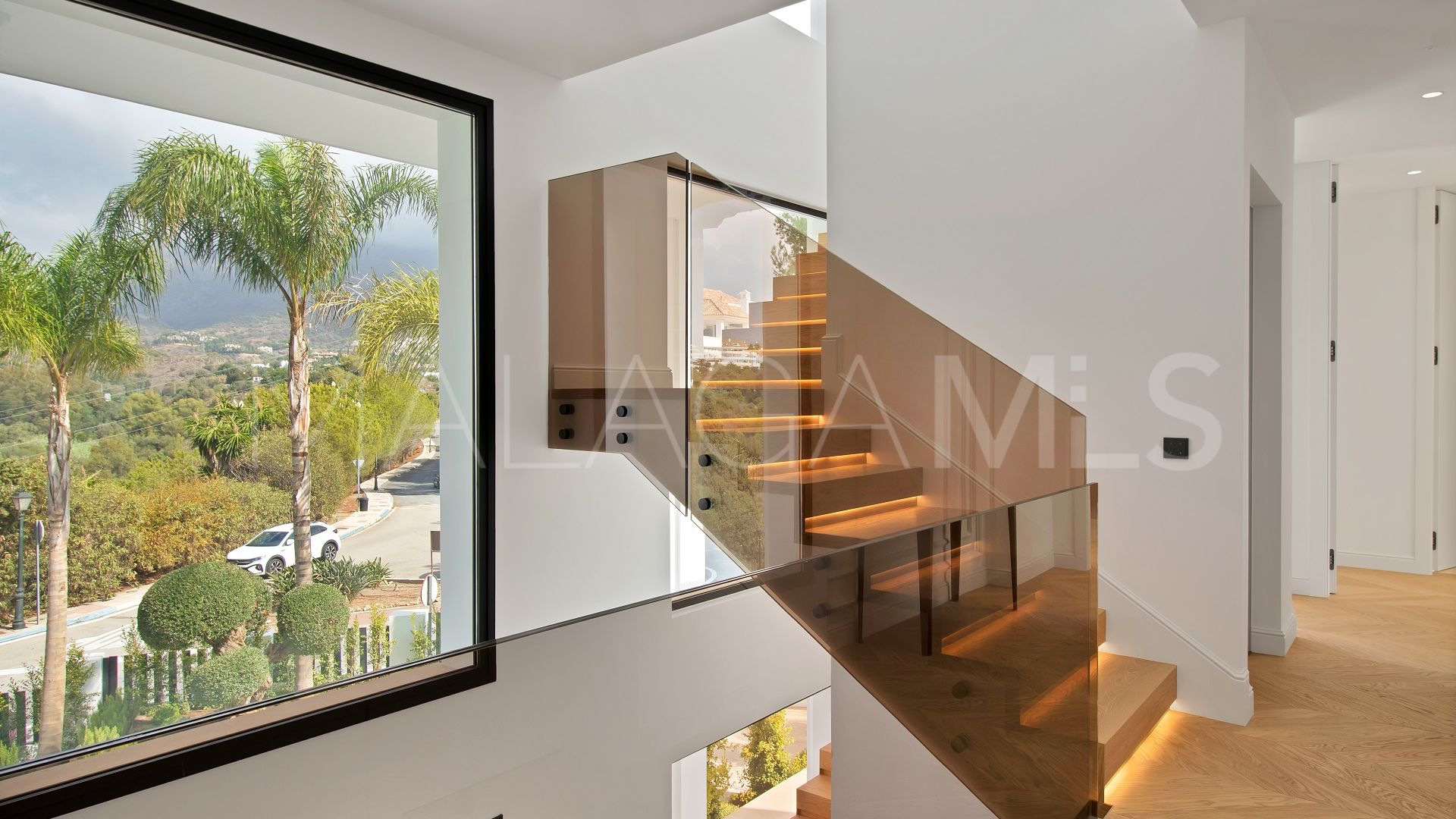 For sale villa in Las Lomas del Marbella Club