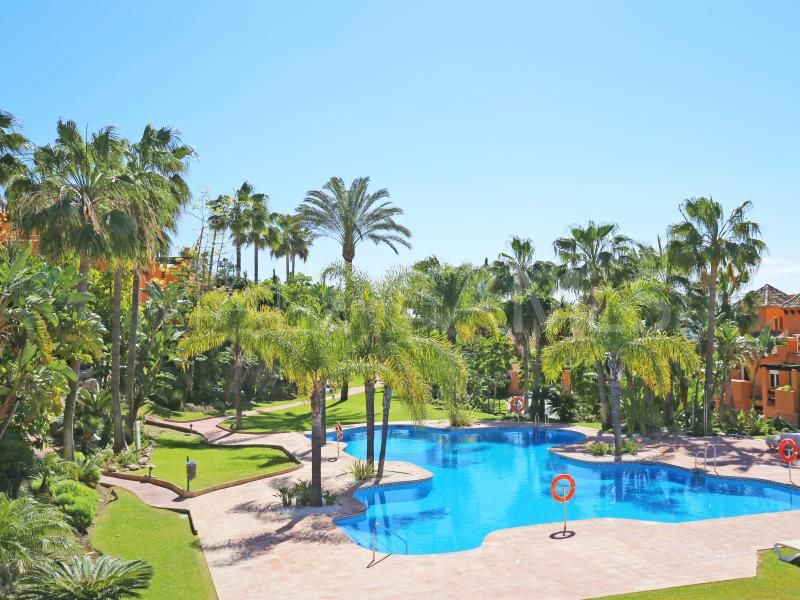 Radhus for sale in Paraíso Bellevue