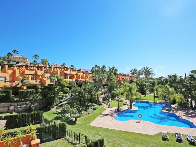 Radhus for sale in Paraíso Bellevue