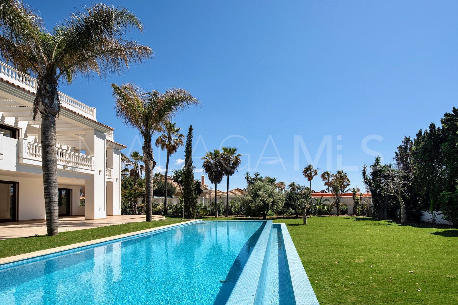 Villa for sale in Casasola