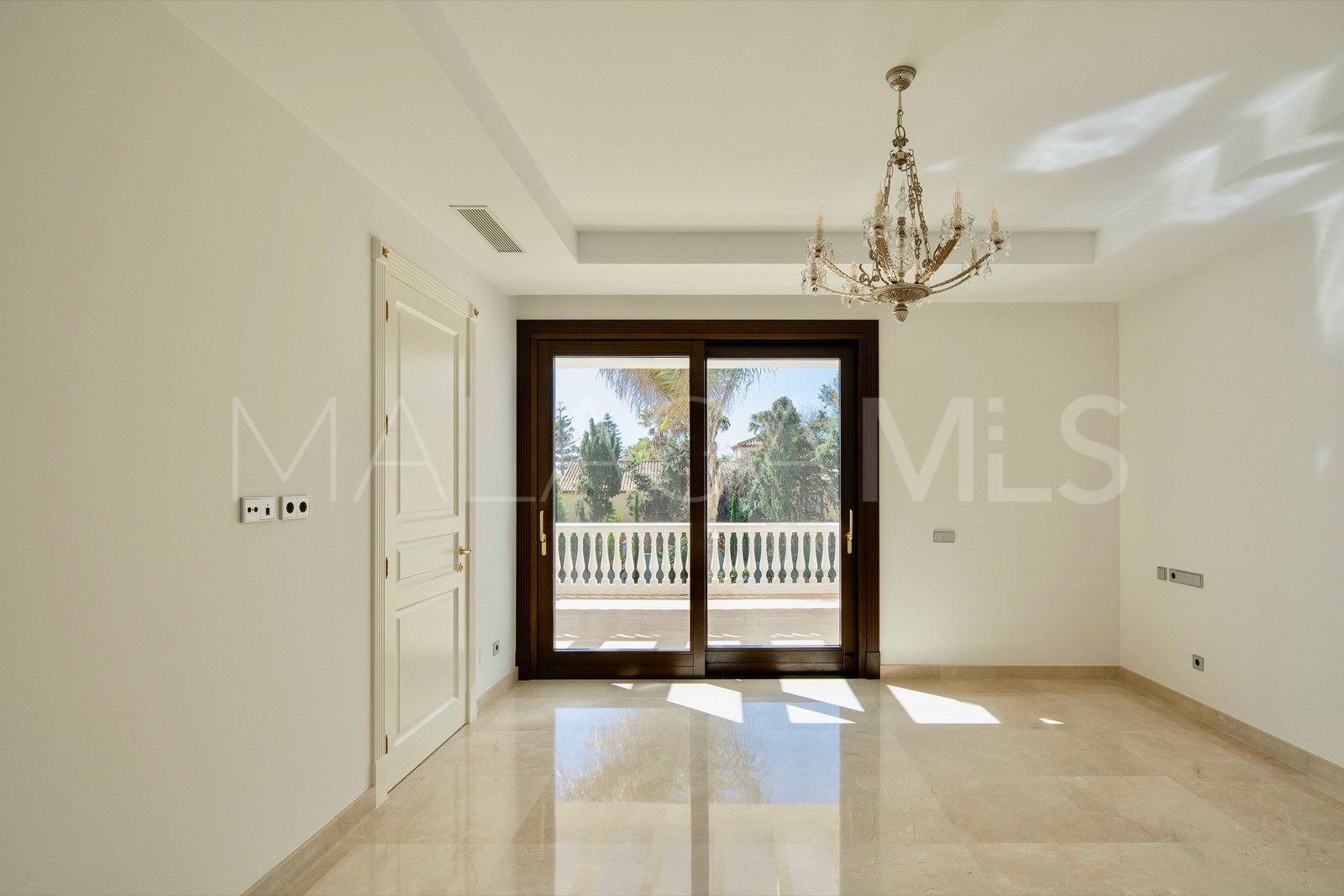 Villa for sale in Casasola