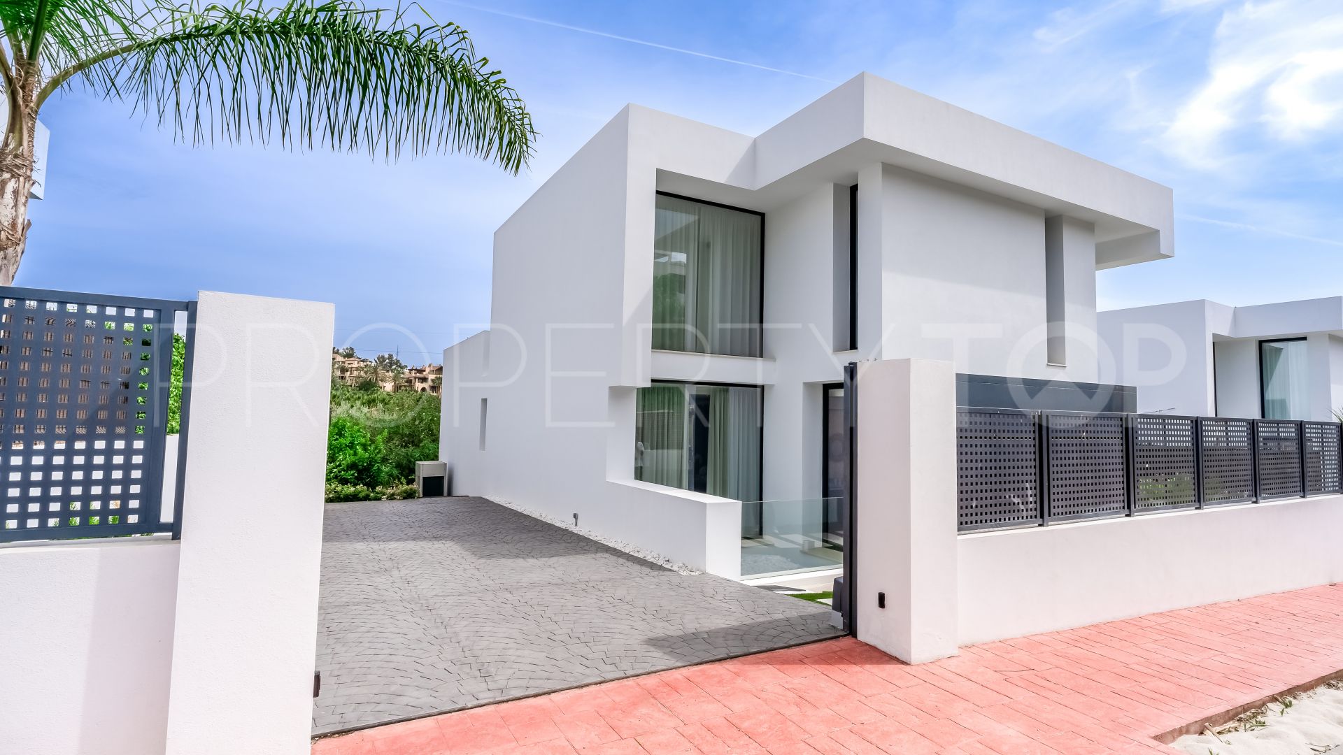 Buy villa with 5 bedrooms in El Campanario