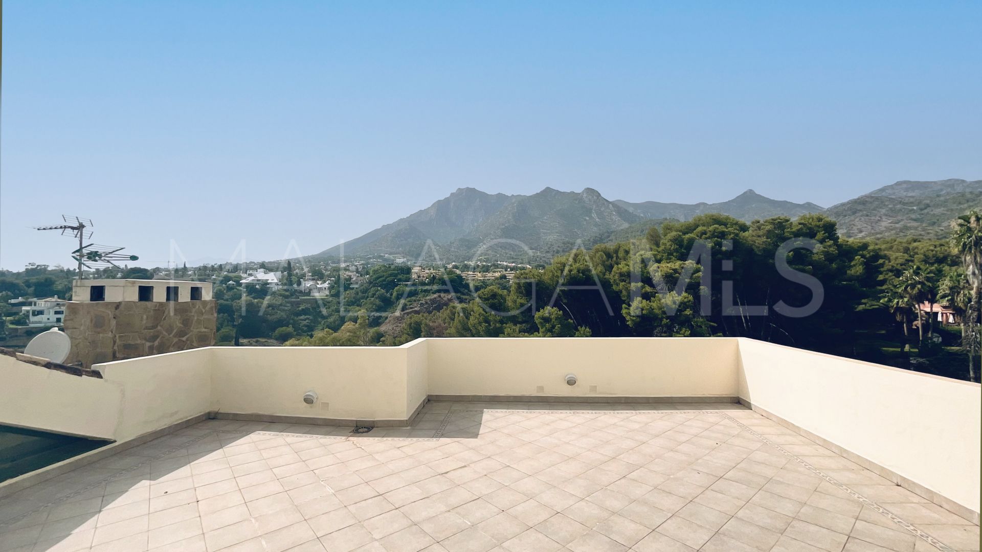 Villa for sale in Valdeolletas