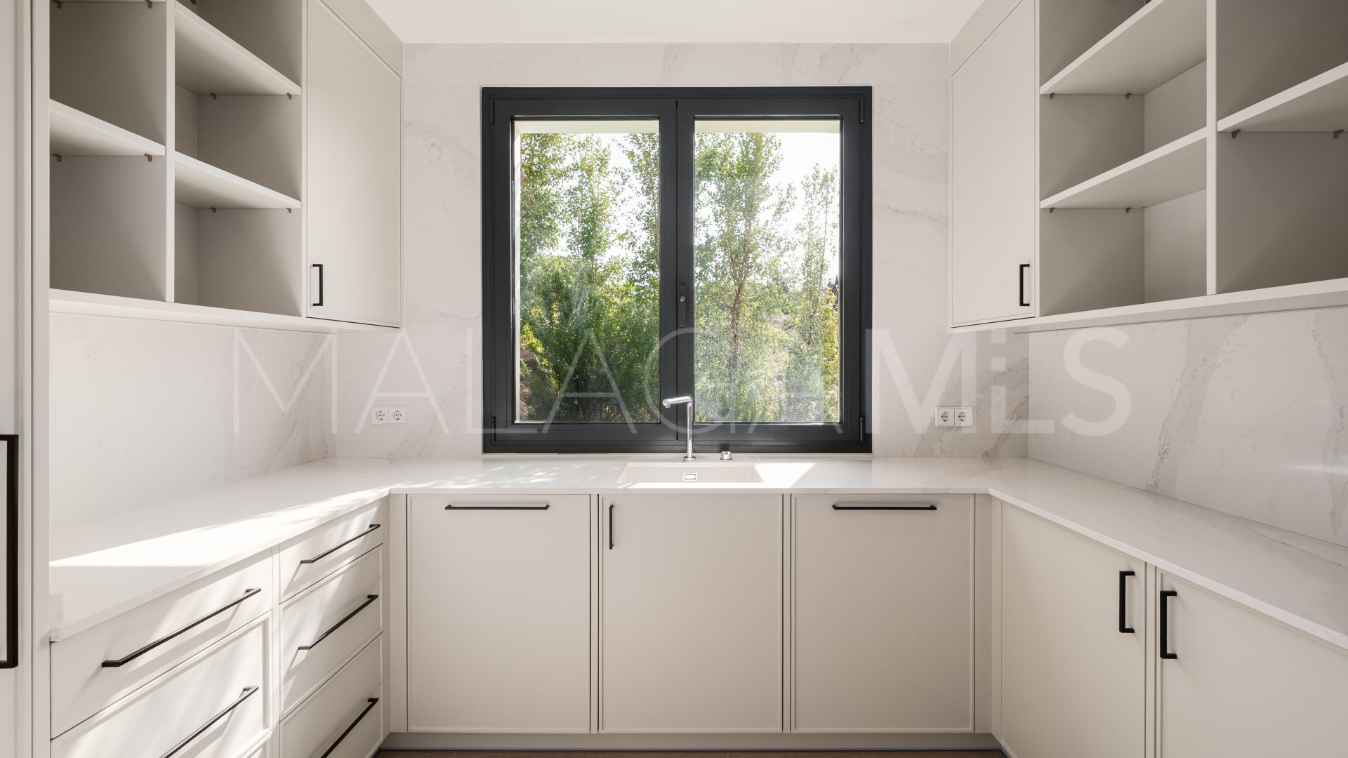 Villa for sale in La Resina Golf with 4 bedrooms