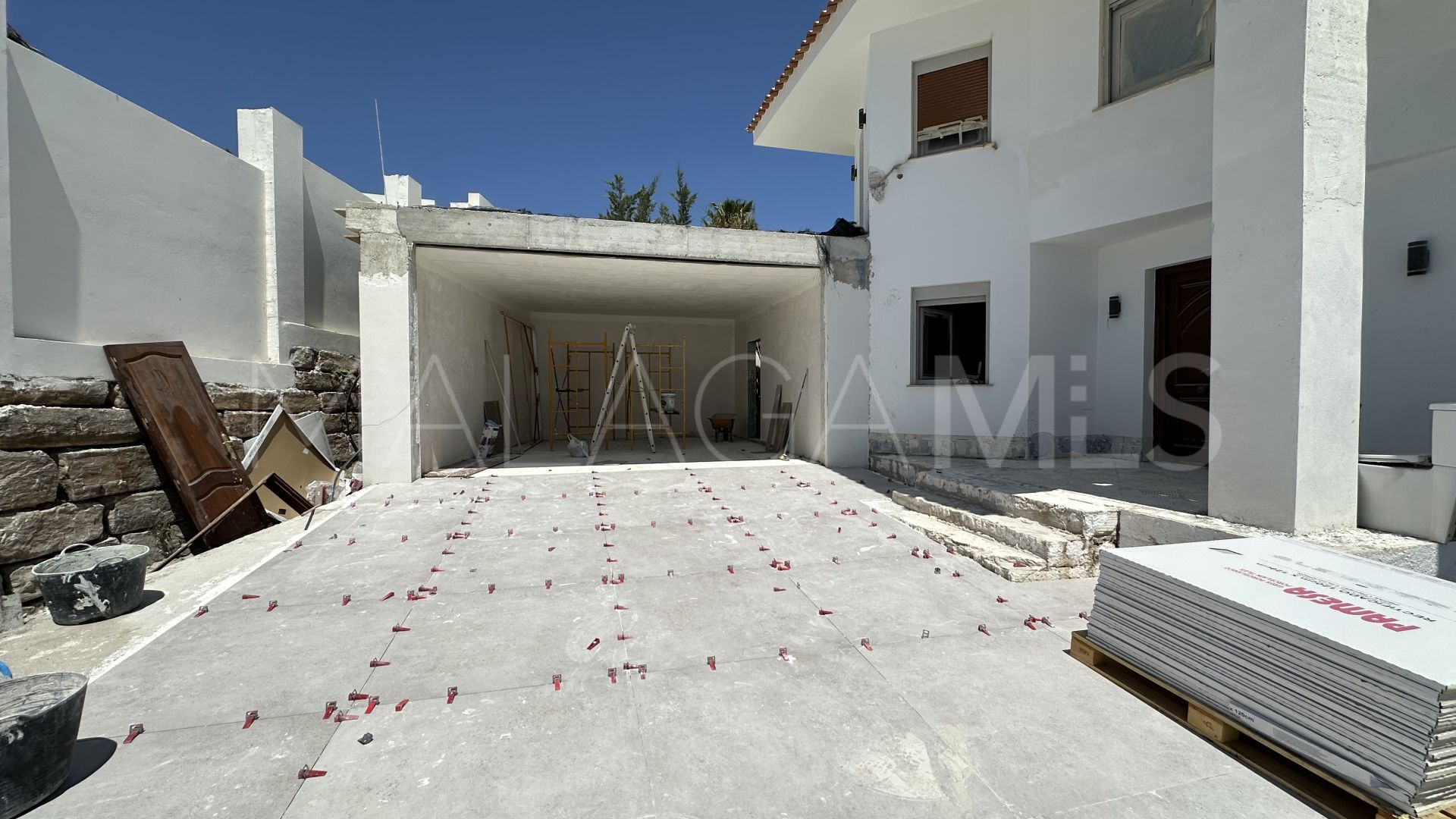 Villa for sale in Los Flamingos Golf