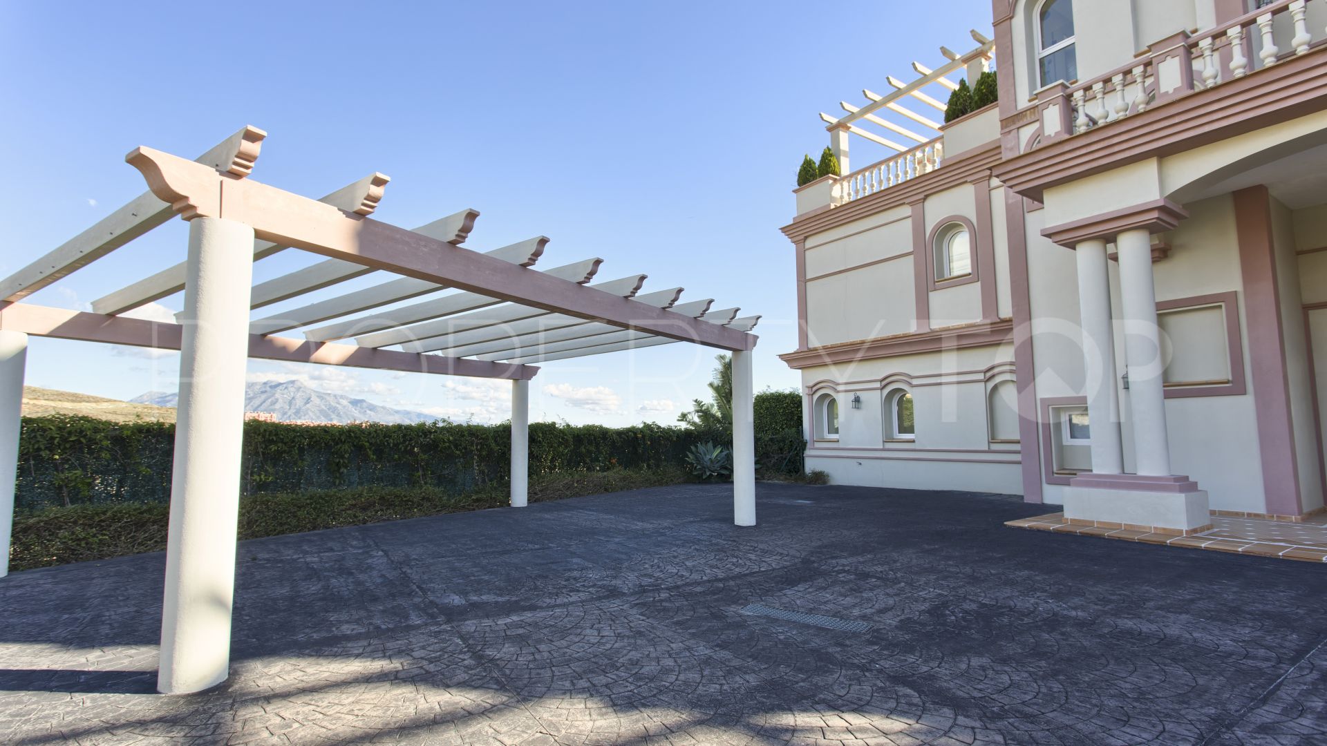 8 bedrooms Los Flamingos Golf villa for sale