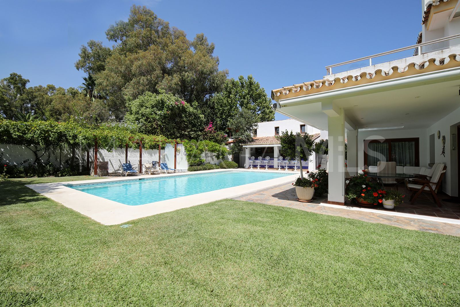 Villa for sale in Guadalmansa Playa