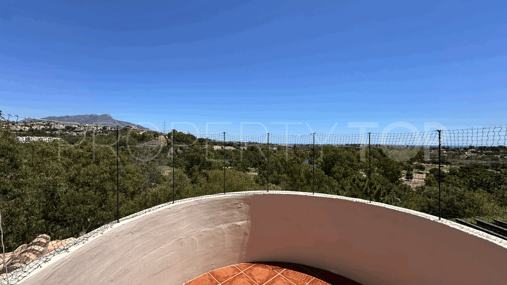 For sale Los Capanes del Golf duplex penthouse with 3 bedrooms