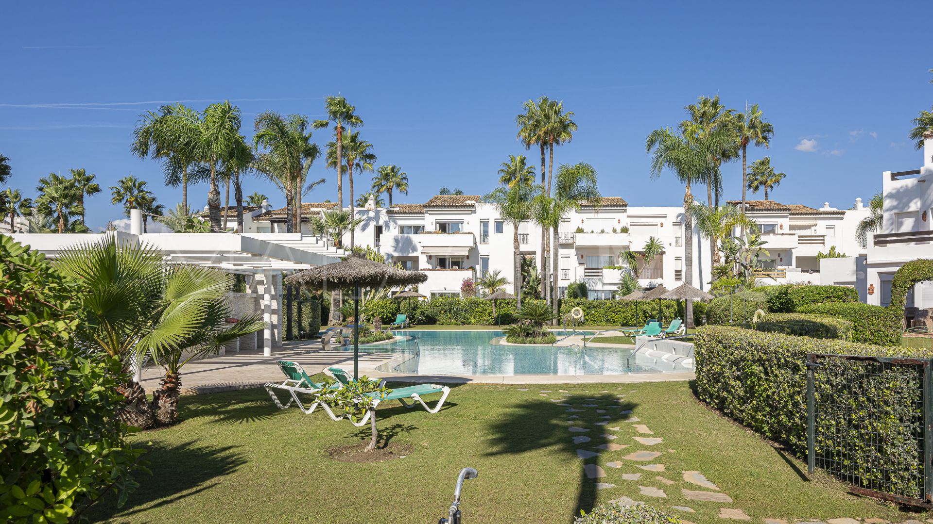 Se vende apartamento planta baja in Costalita de 3 bedrooms