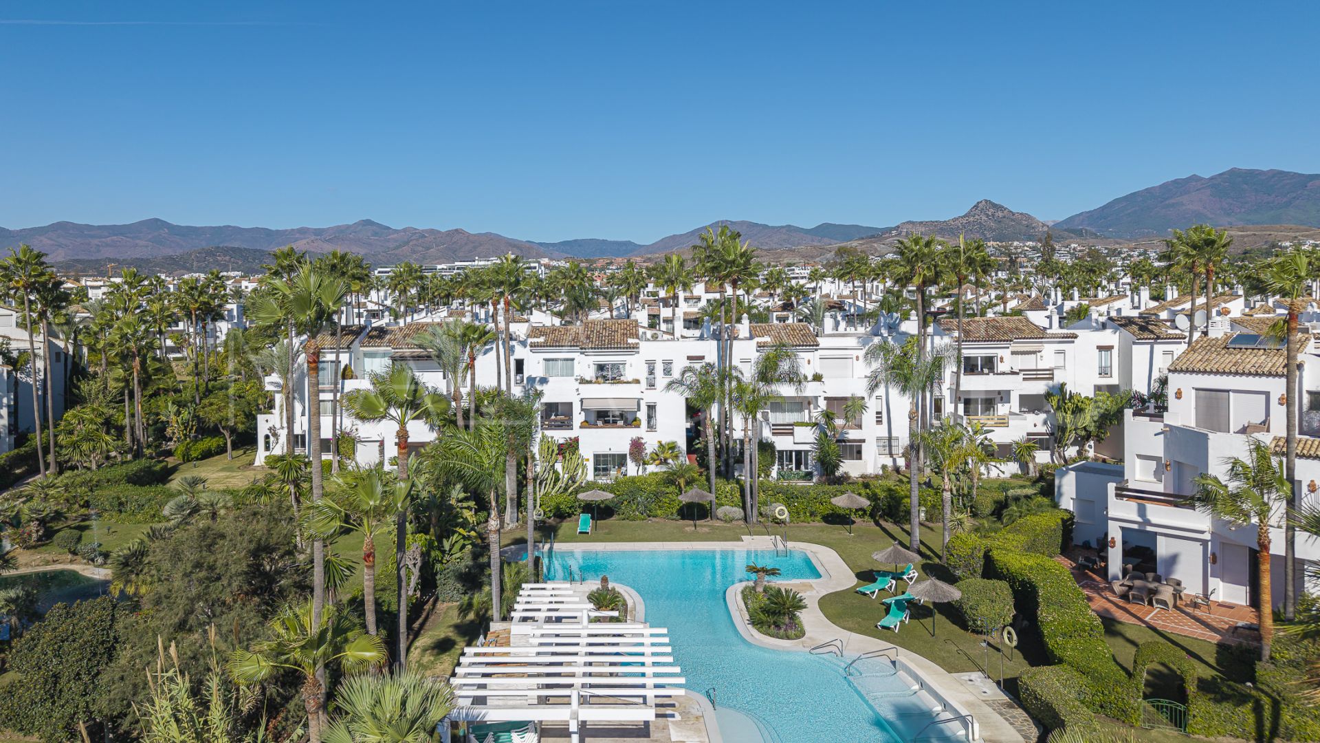 Se vende apartamento planta baja in Costalita de 3 bedrooms