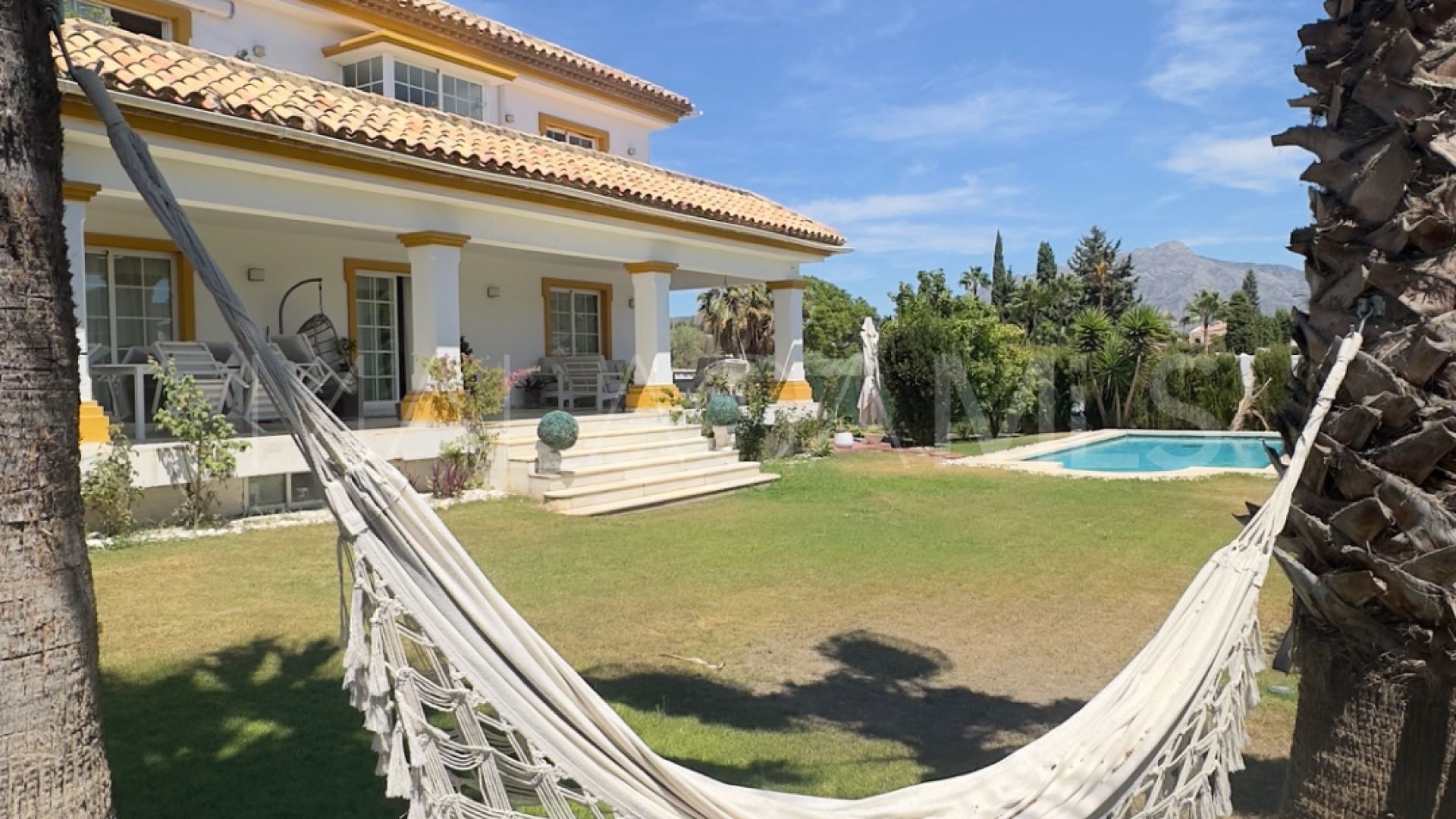 Villa for sale in Guadalmina Alta