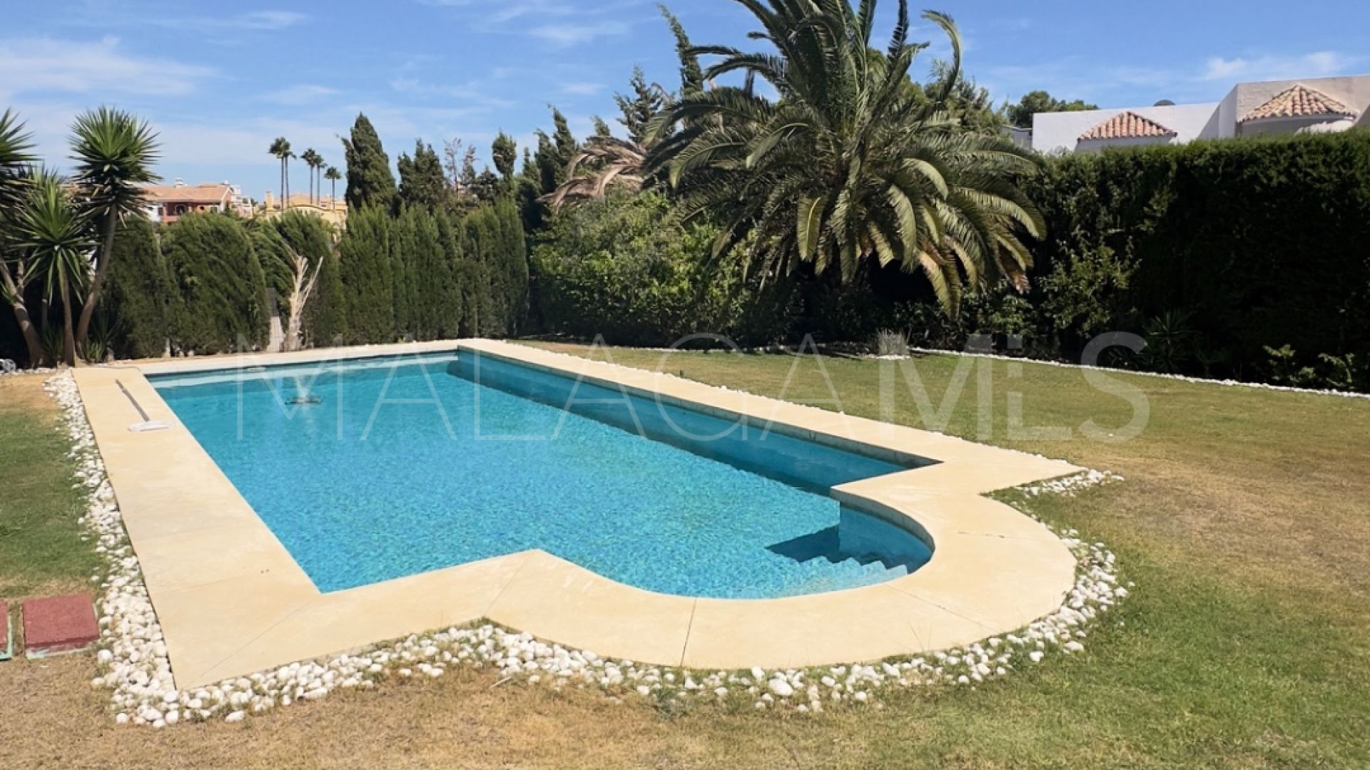 Villa for sale in Guadalmina Alta