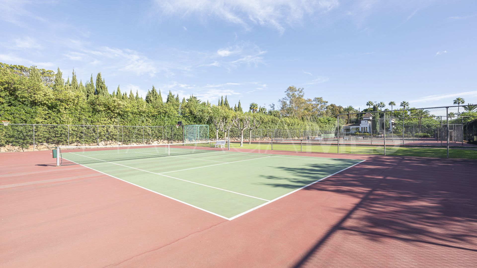 Markplanslägenhet for sale in Alcazaba Beach