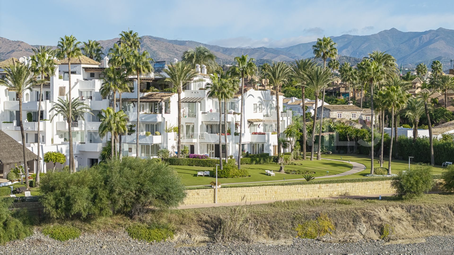 Markplanslägenhet for sale in Alcazaba Beach