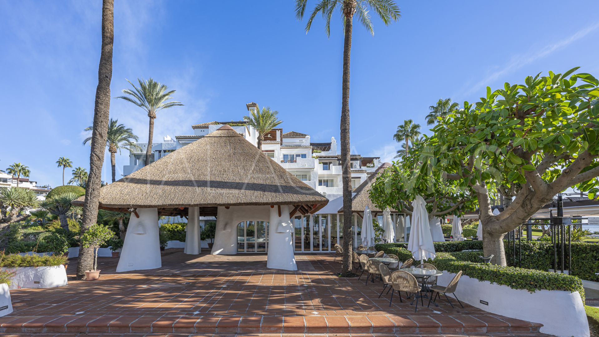 Markplanslägenhet for sale in Alcazaba Beach