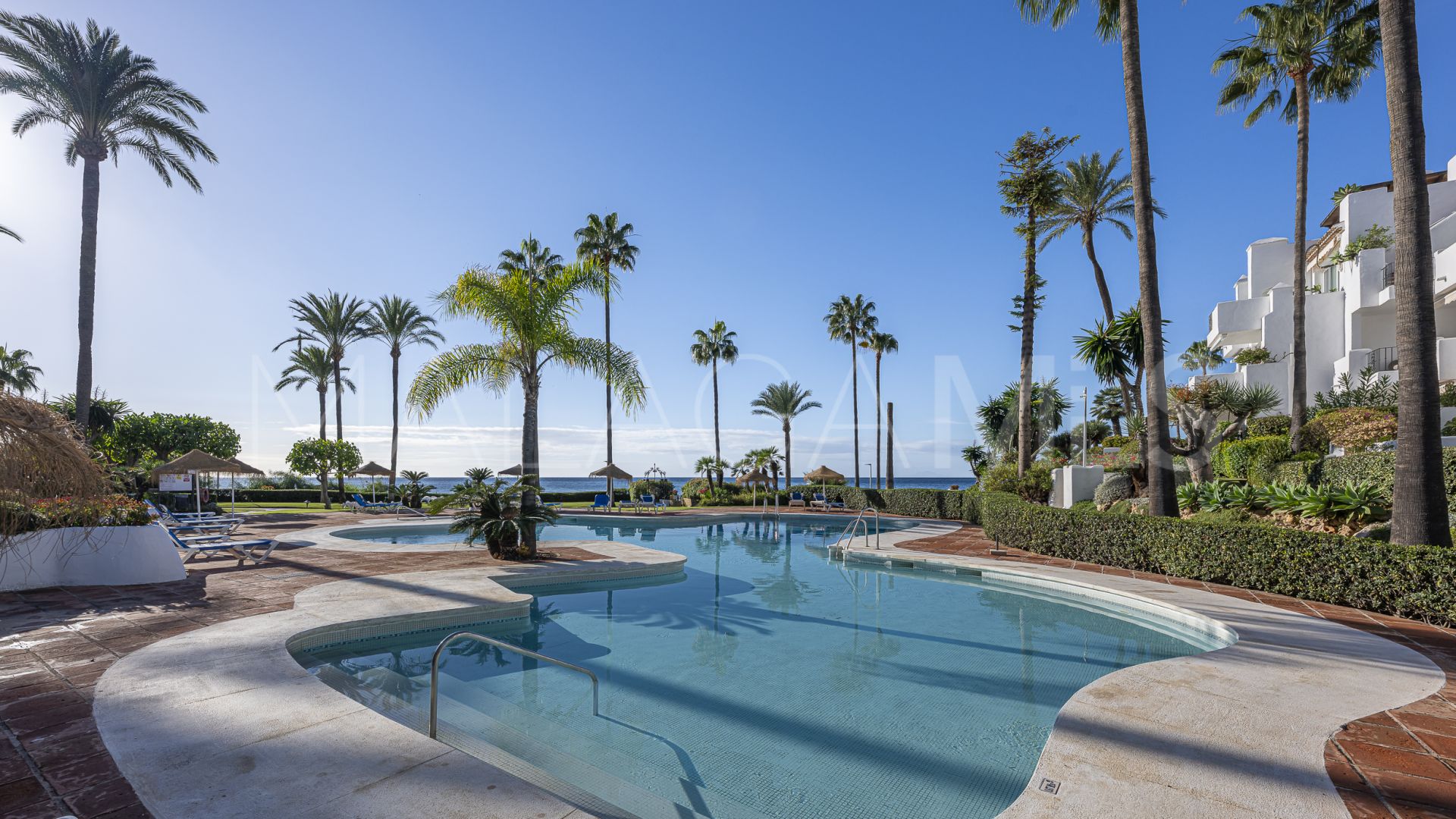 Markplanslägenhet for sale in Alcazaba Beach