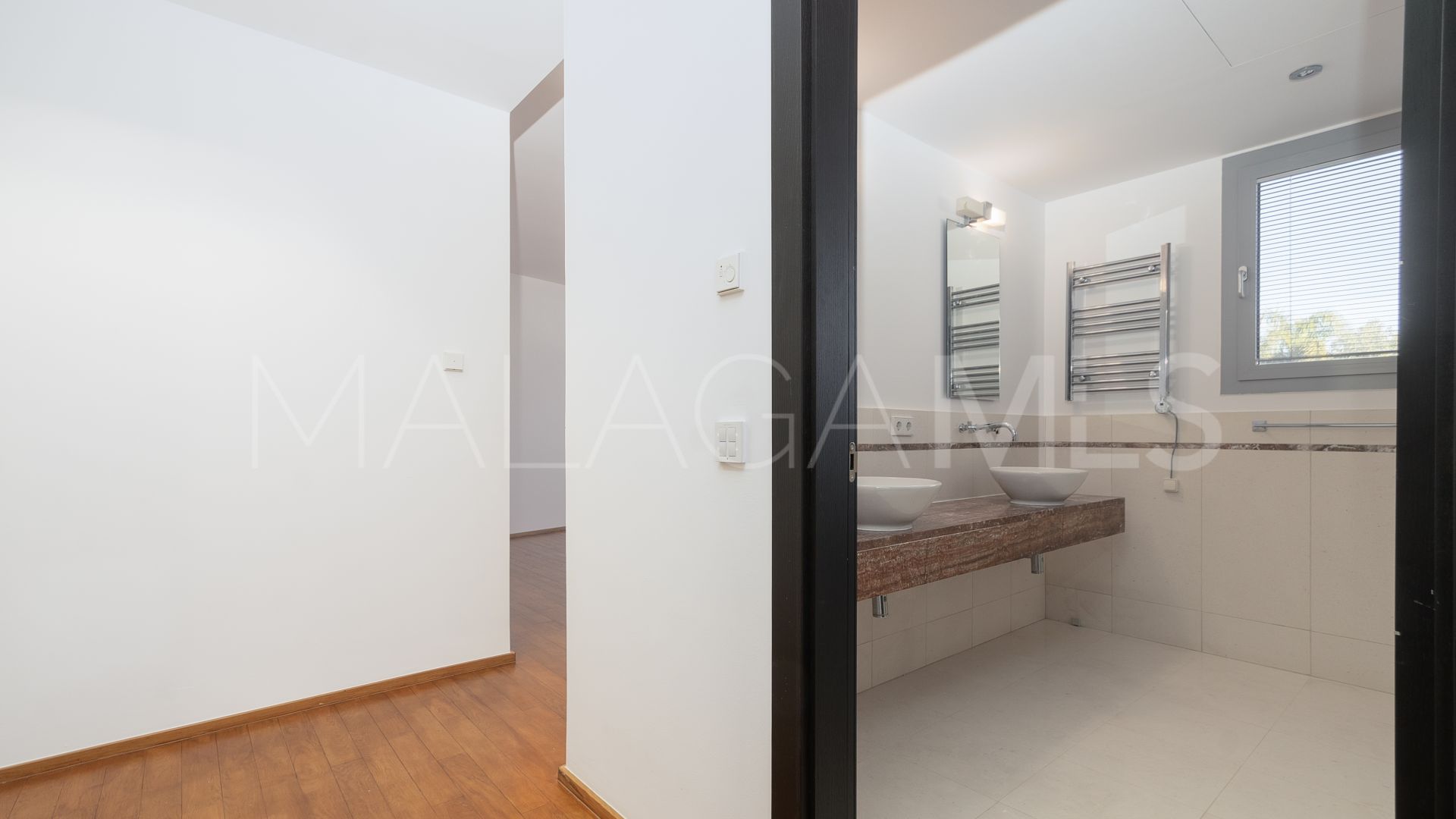 Parhus for sale in Meisho Hills