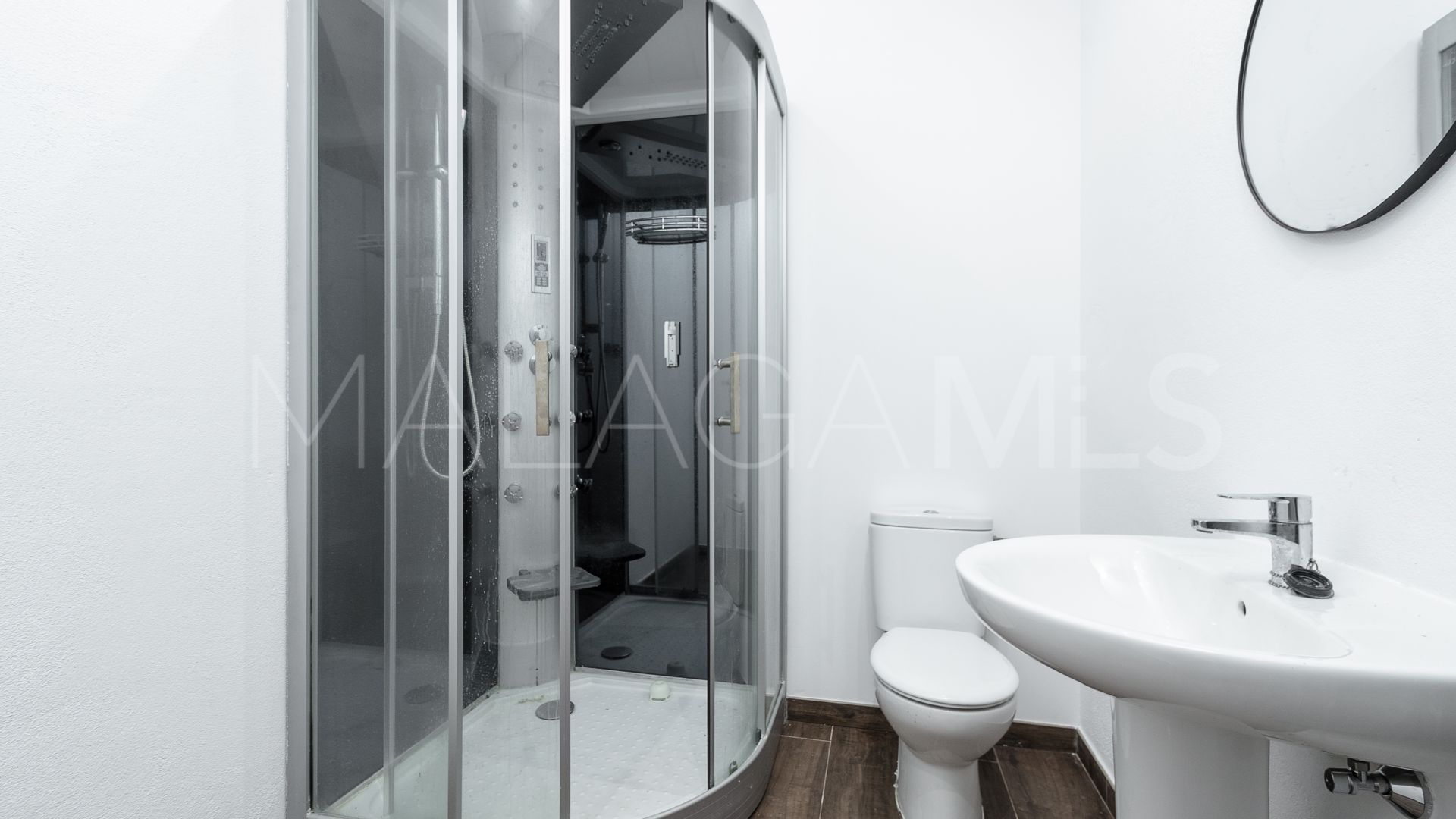 Parhus for sale in Meisho Hills