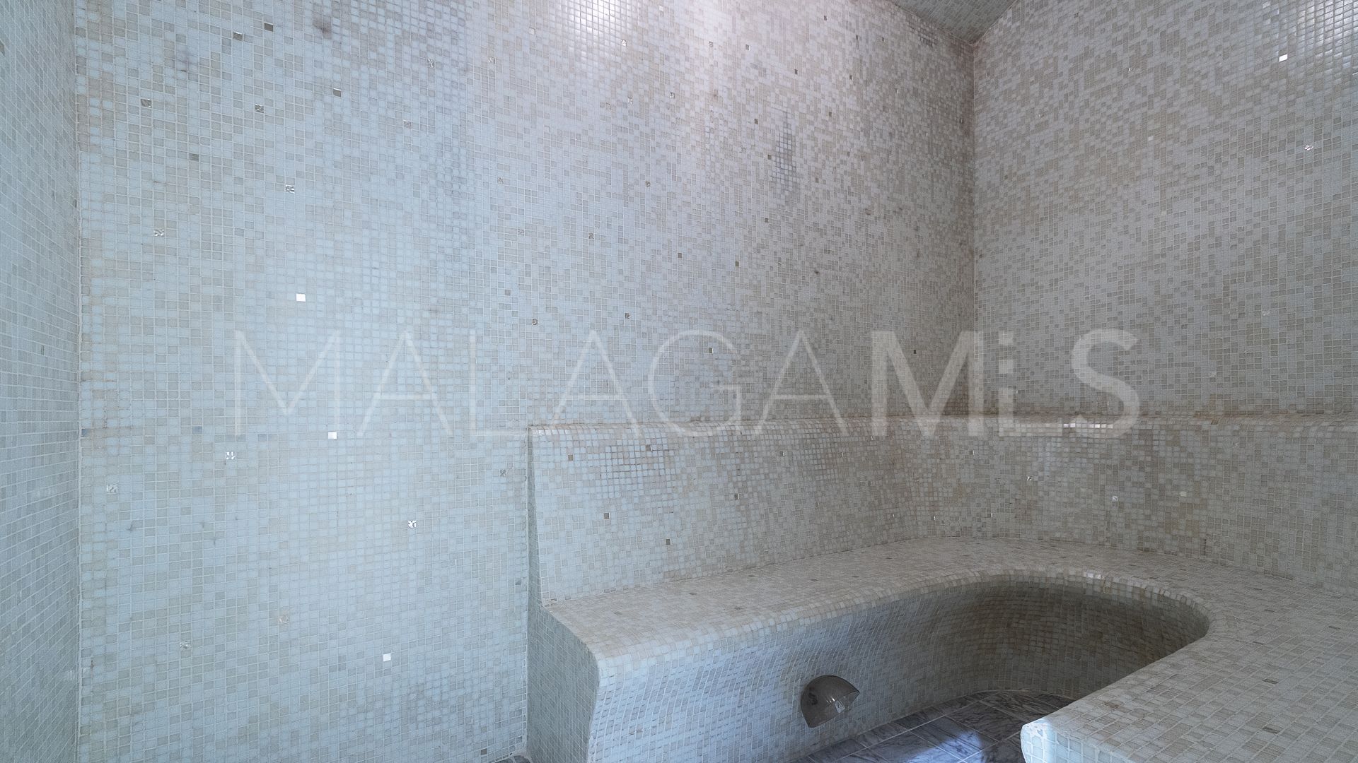 Parhus for sale in Meisho Hills