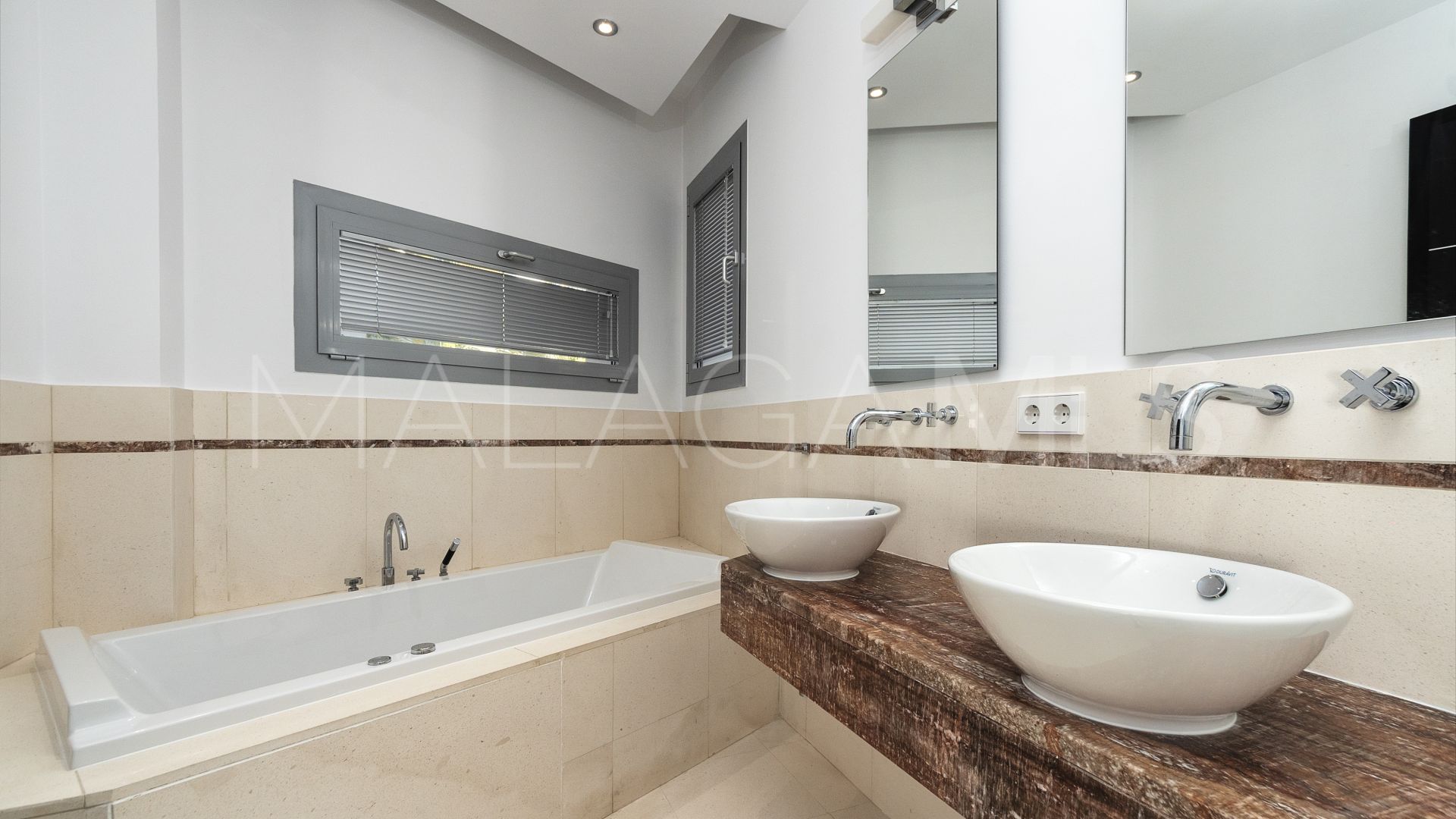Parhus for sale in Meisho Hills