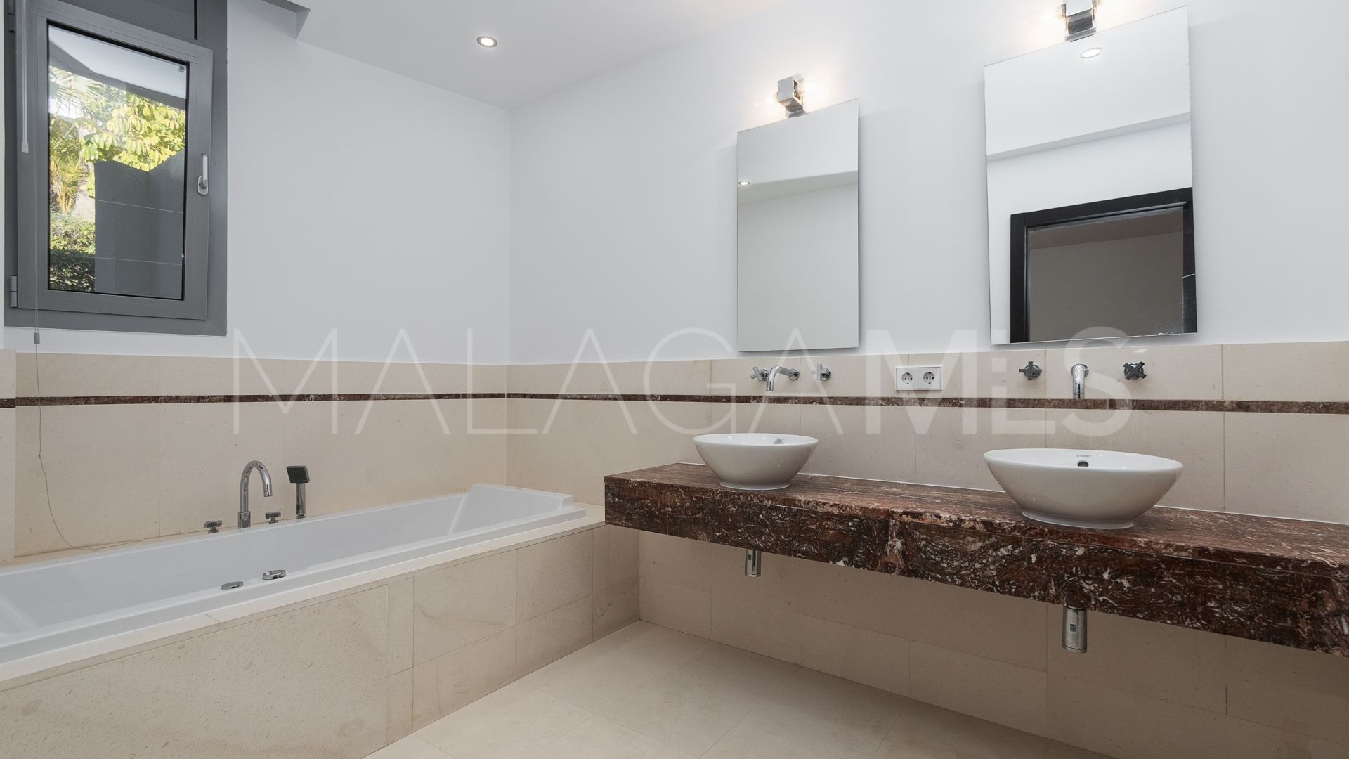 Parhus for sale in Meisho Hills