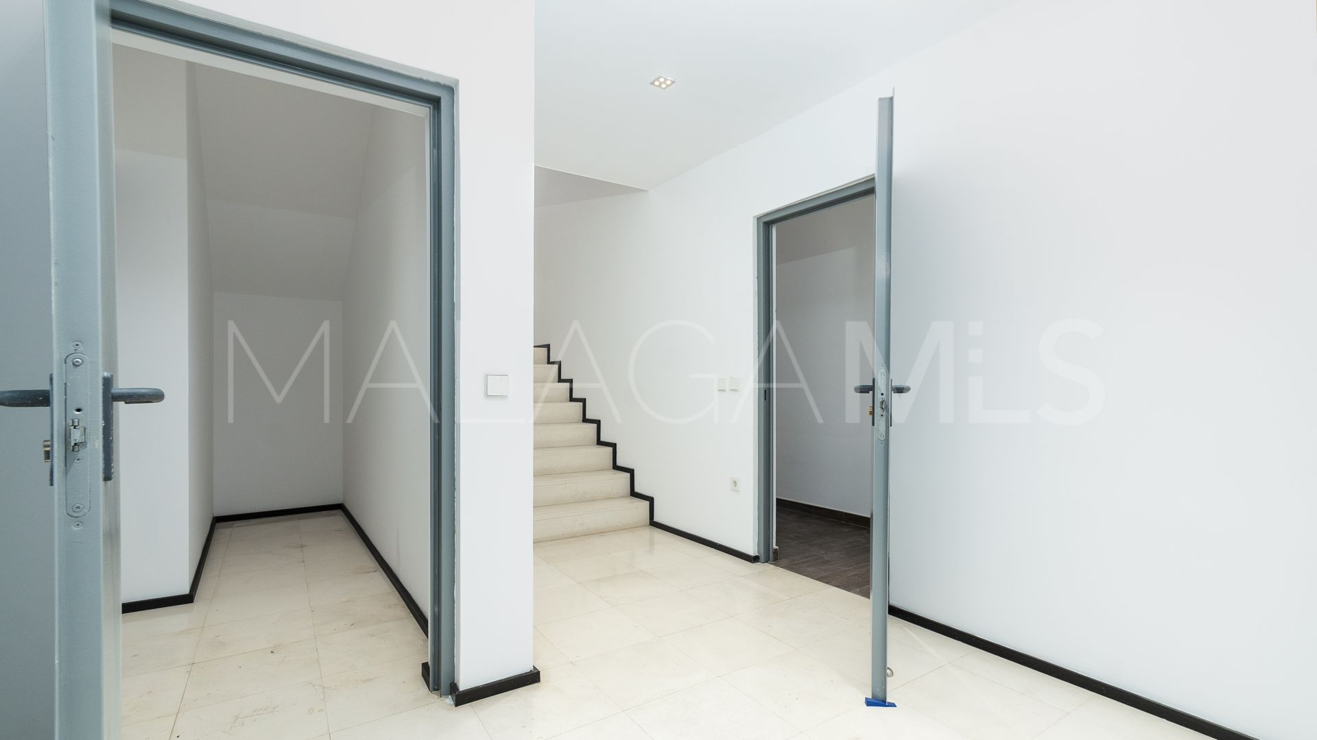 Parhus for sale in Meisho Hills