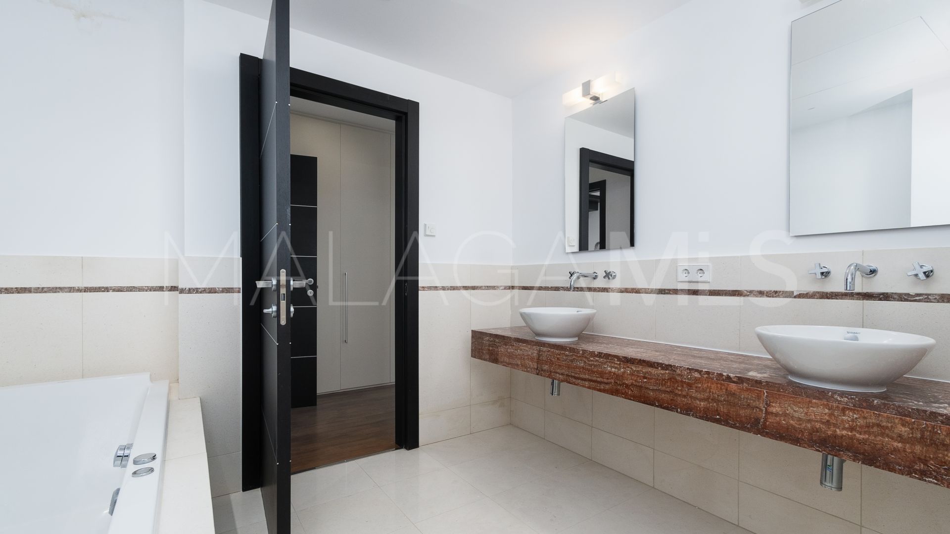 Parhus for sale in Meisho Hills