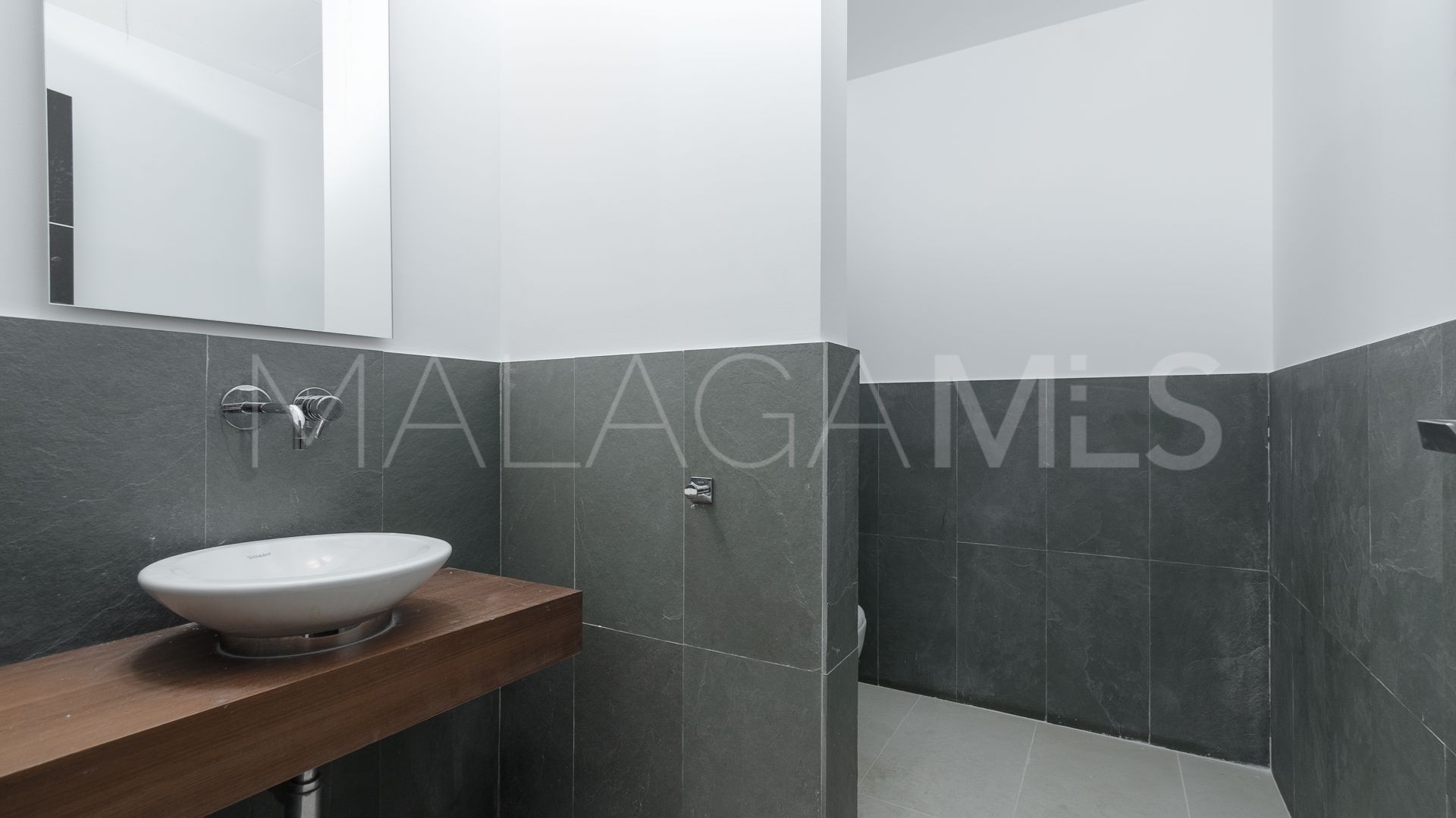 Parhus for sale in Meisho Hills