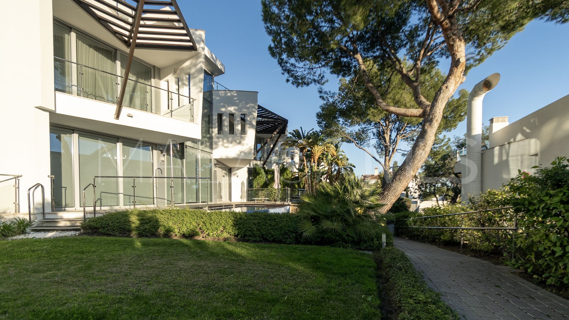 Parhus for sale in Meisho Hills