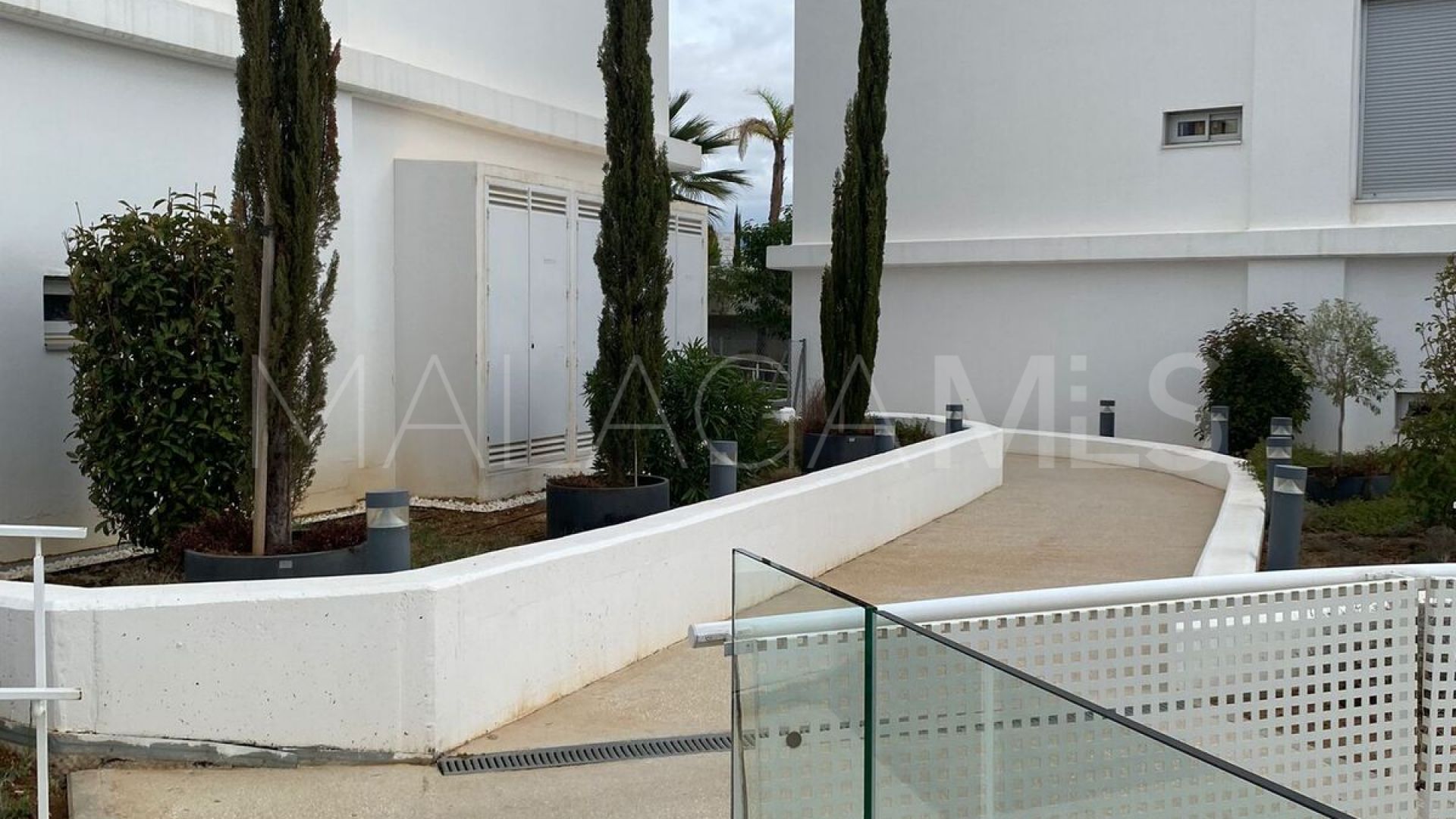 For sale Cancelada town house with 4 bedrooms