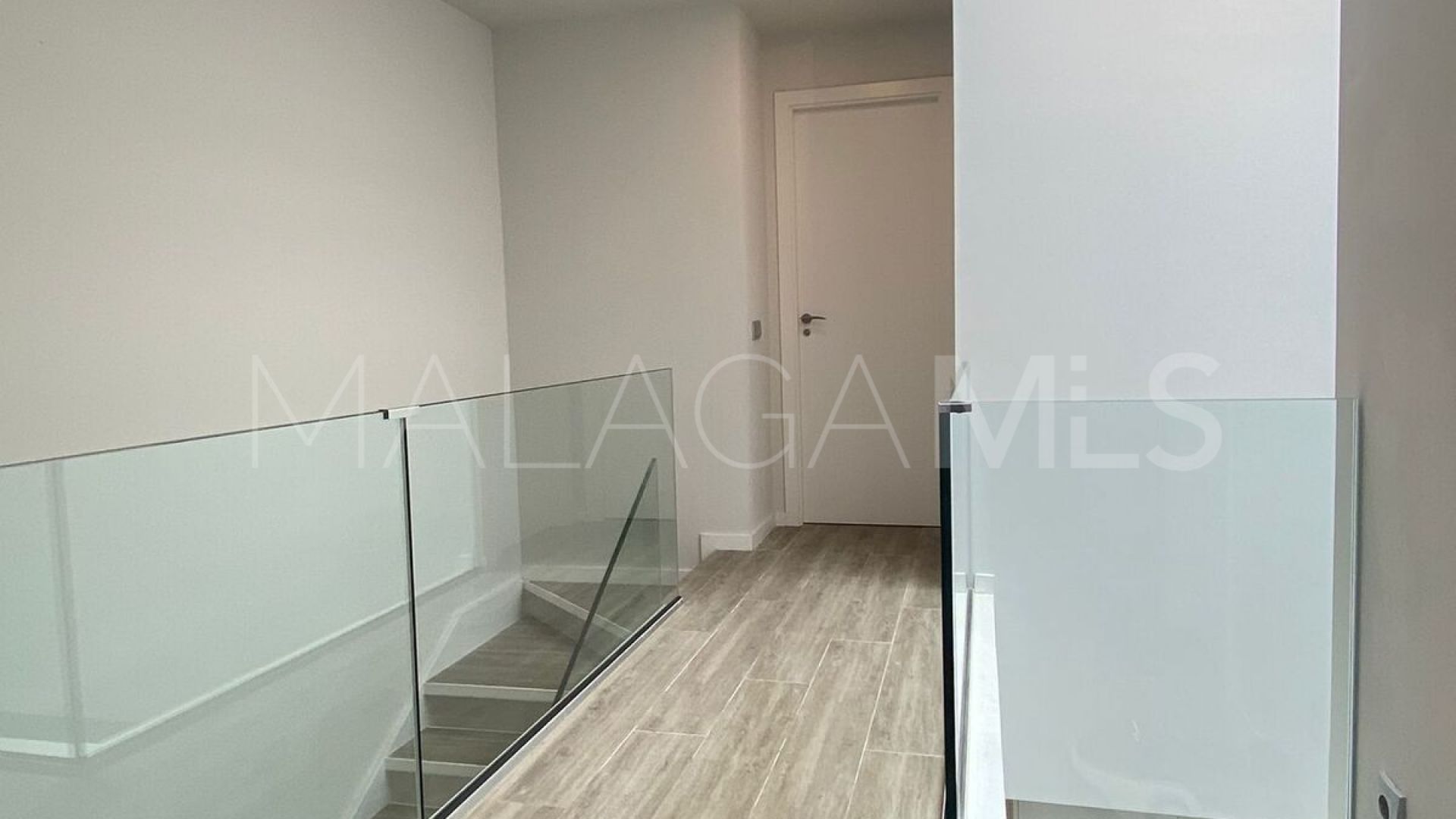 For sale Cancelada town house with 4 bedrooms