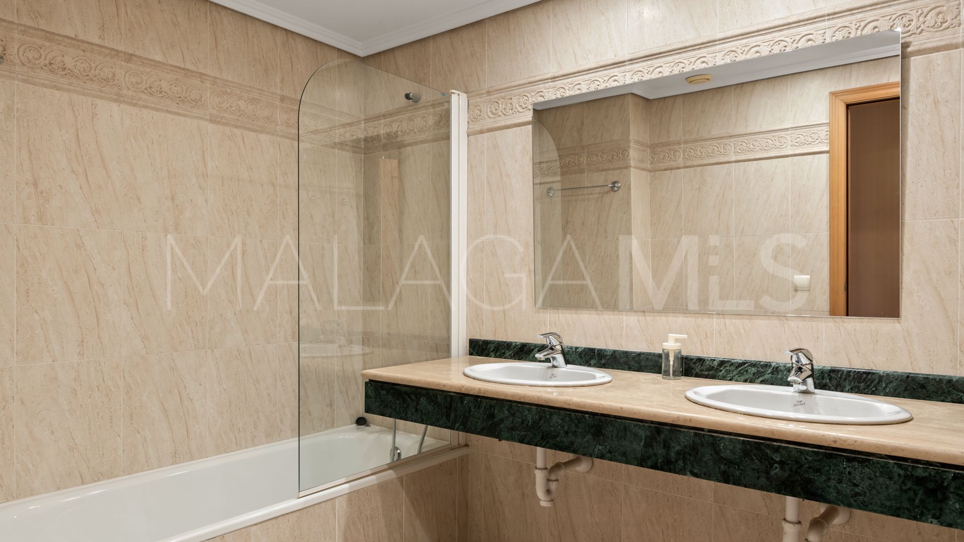 Wohnung for sale in Selwo Hills
