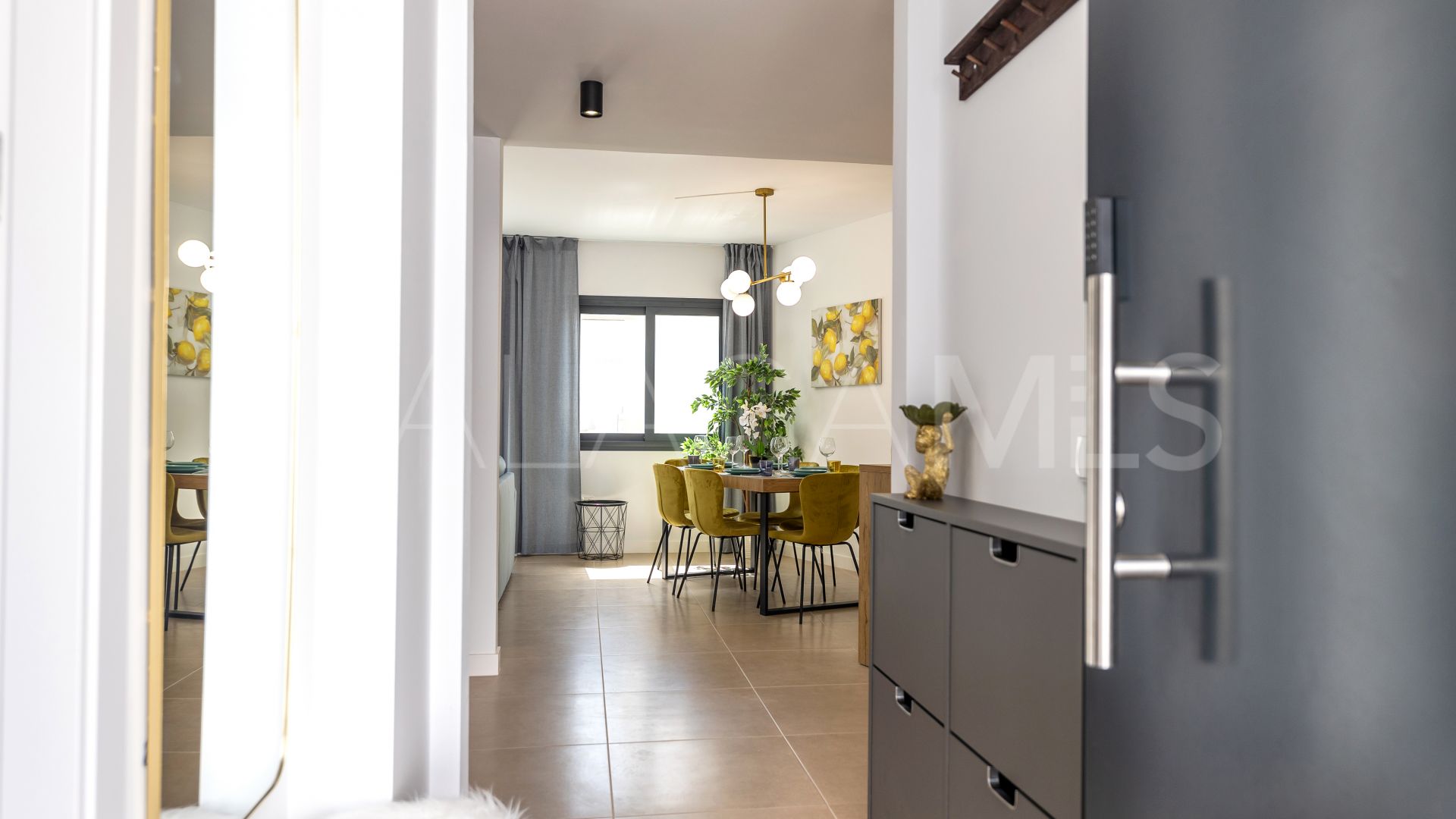 For sale 3 bedrooms town house in Agra Residencial