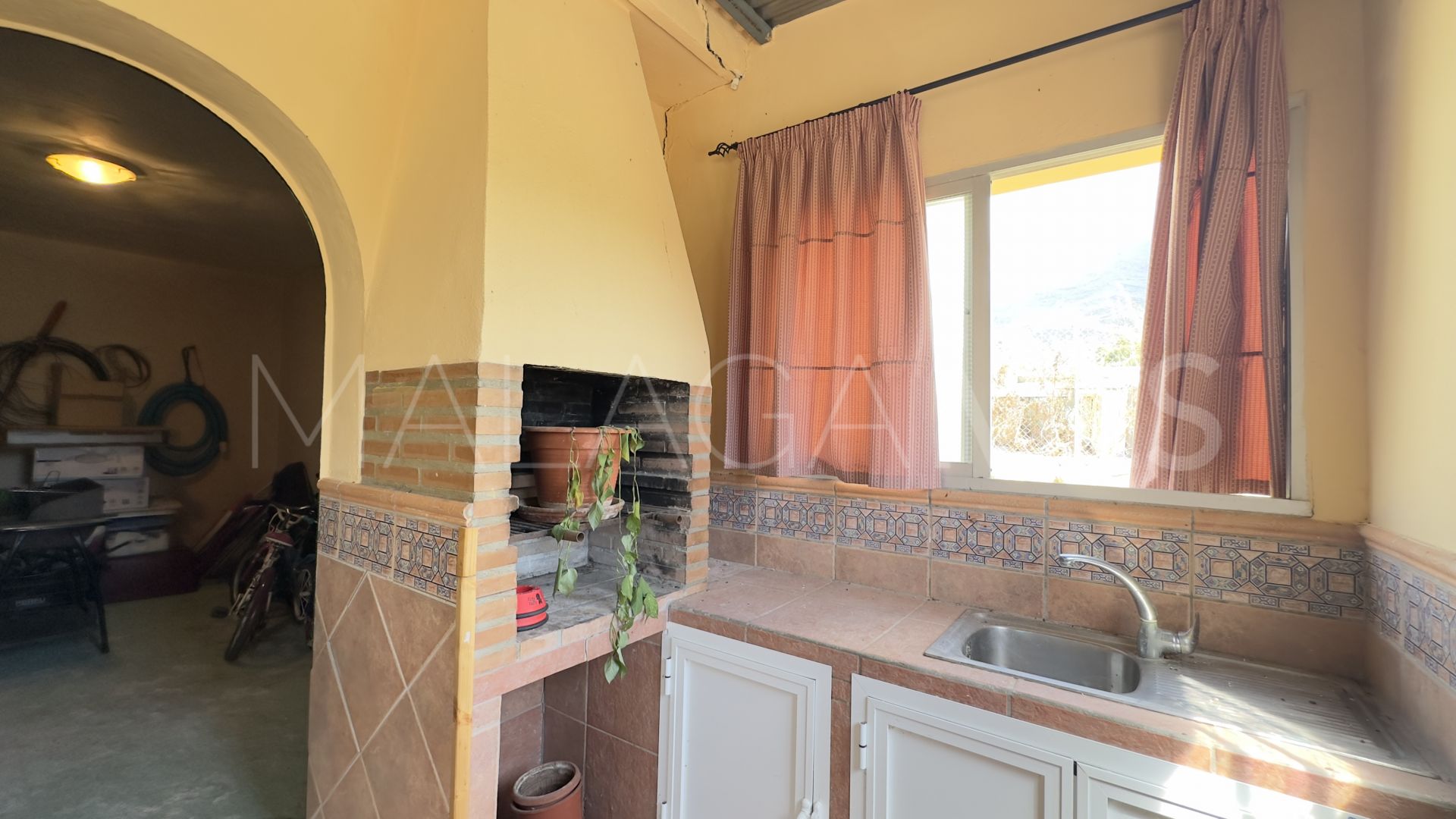For sale Estepona West finca with 1 bedroom