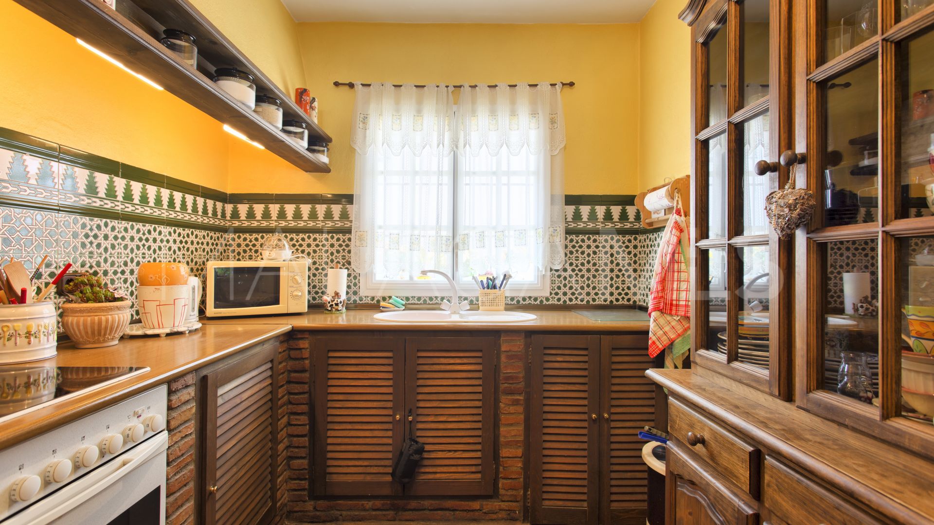 Se vende adosado in Benahavis Centro with 3 bedrooms