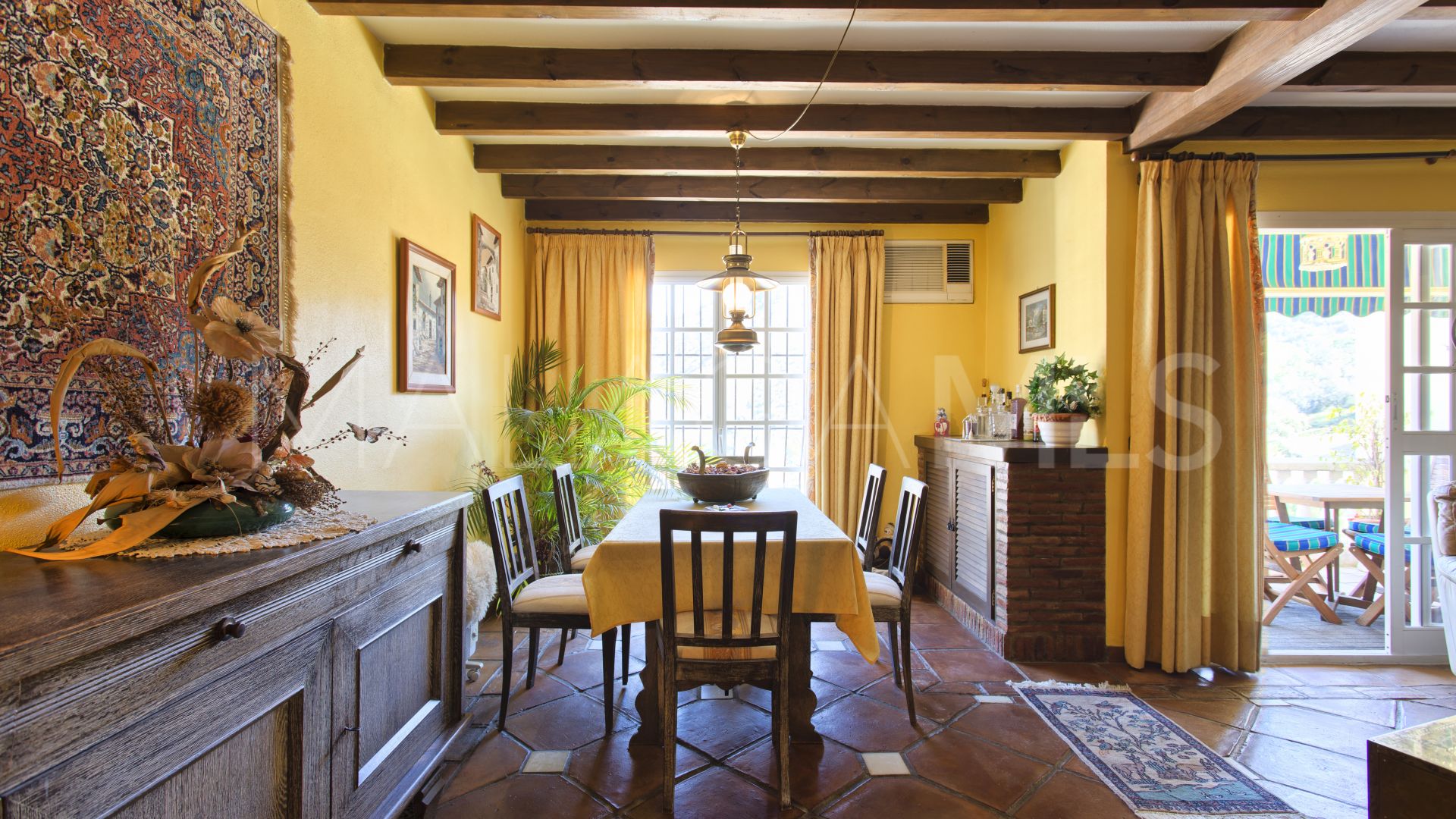 Se vende adosado in Benahavis Centro with 3 bedrooms