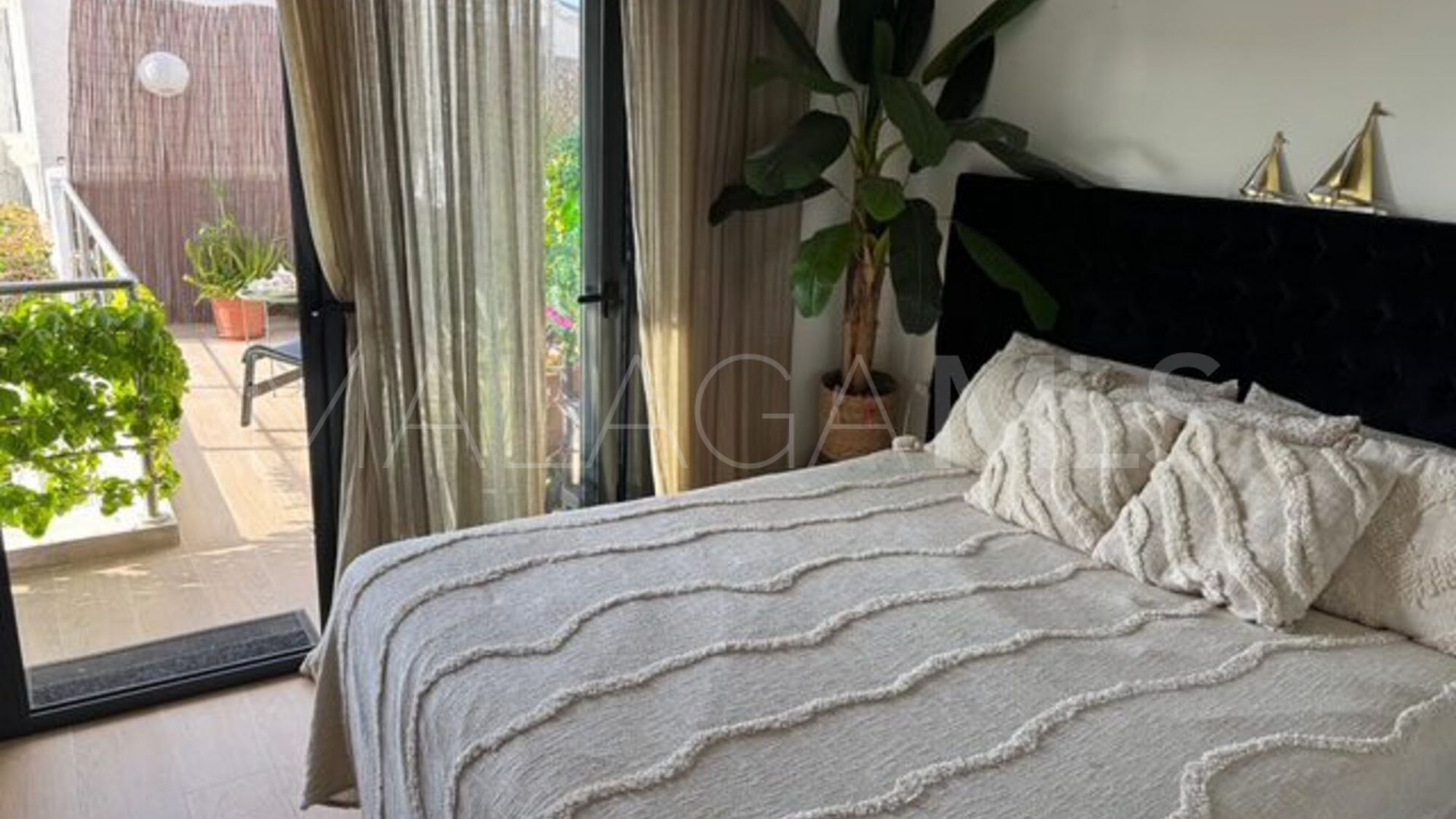 Atico duplex for sale in El Pirata with 3 bedrooms