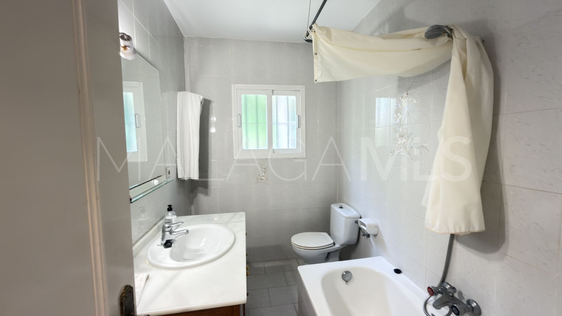 For sale 4 bedrooms villa in Benamara