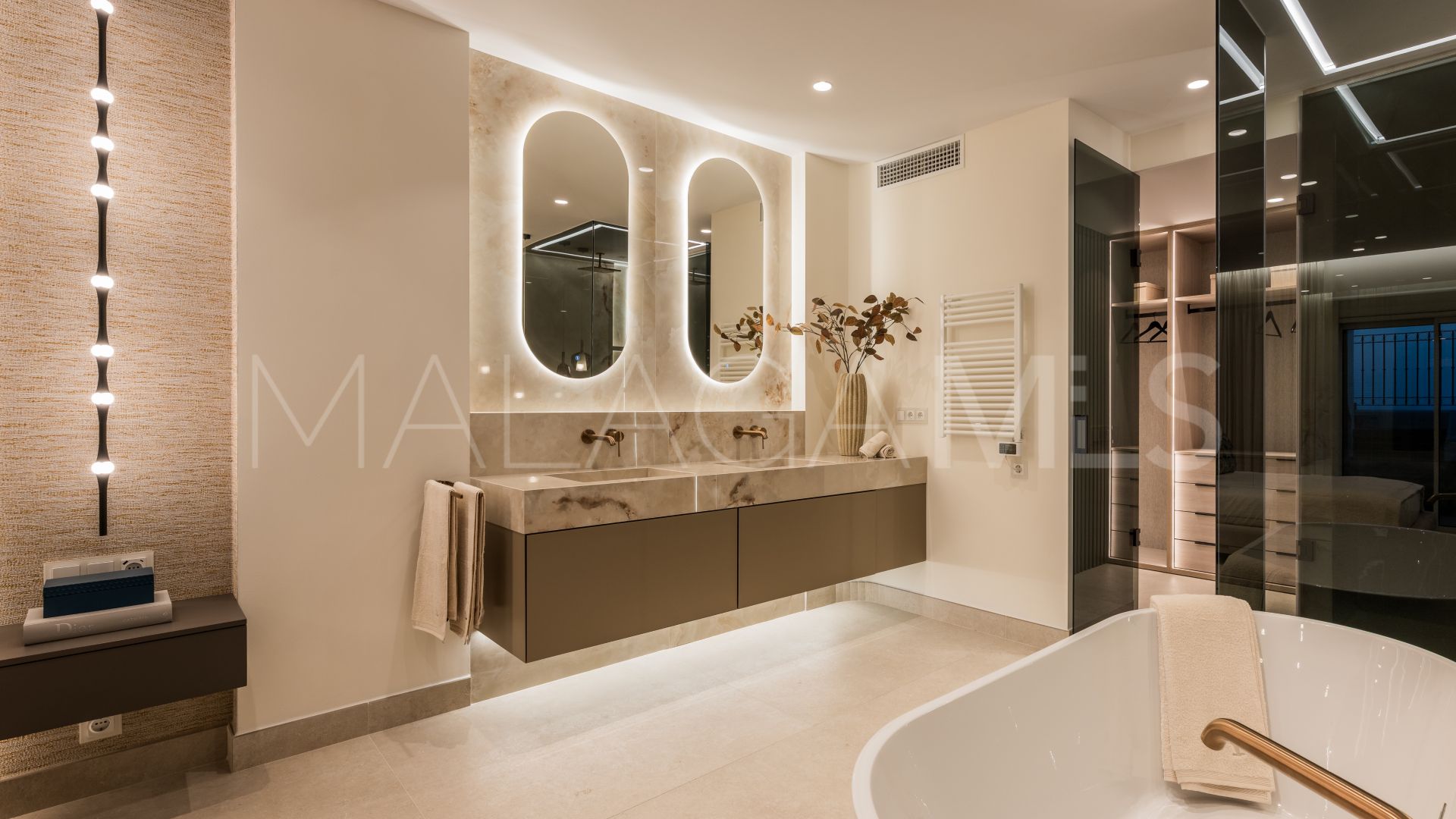 Zweistöckiges penthouse for sale in Bahía del Velerín