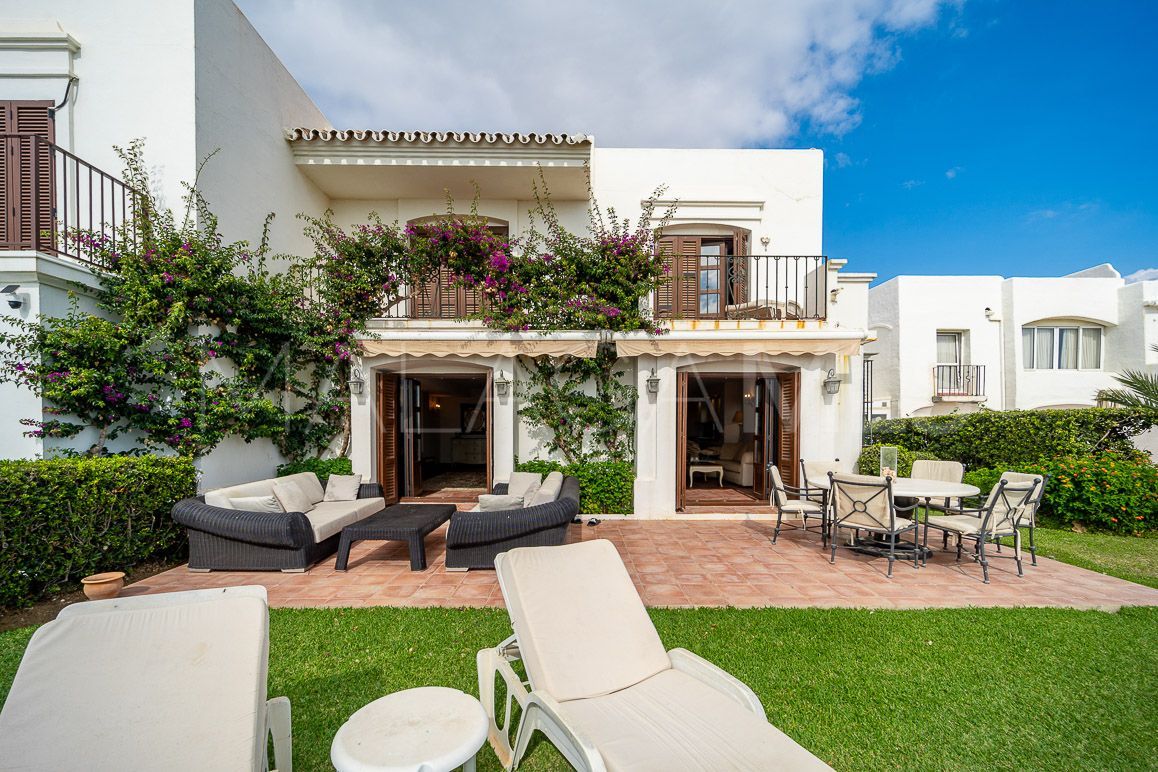 Adosado for sale in Villacana with 5 bedrooms