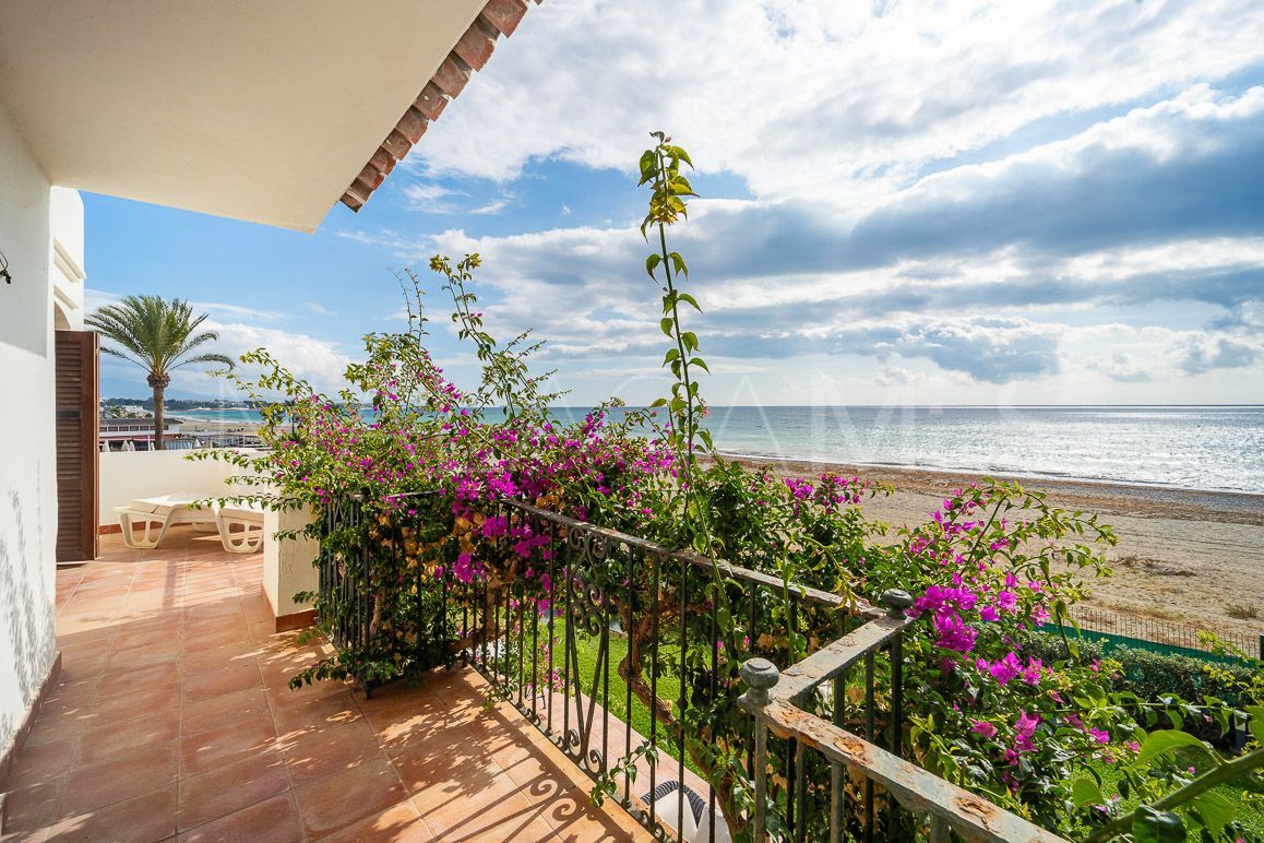 Adosado for sale in Villacana with 5 bedrooms