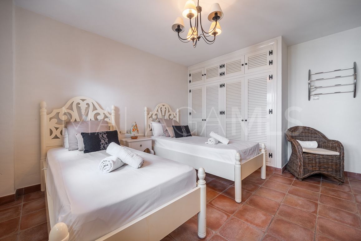 Adosado for sale in Villacana with 5 bedrooms