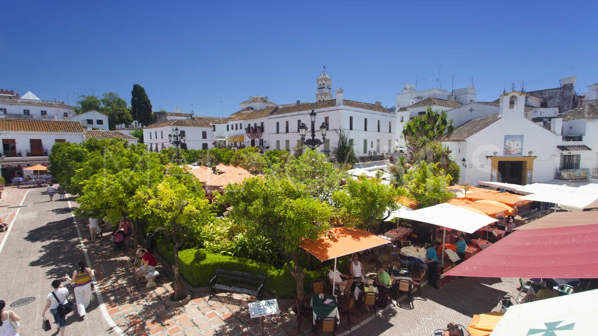 Parcela a la venta in Los Altos de los Monteros