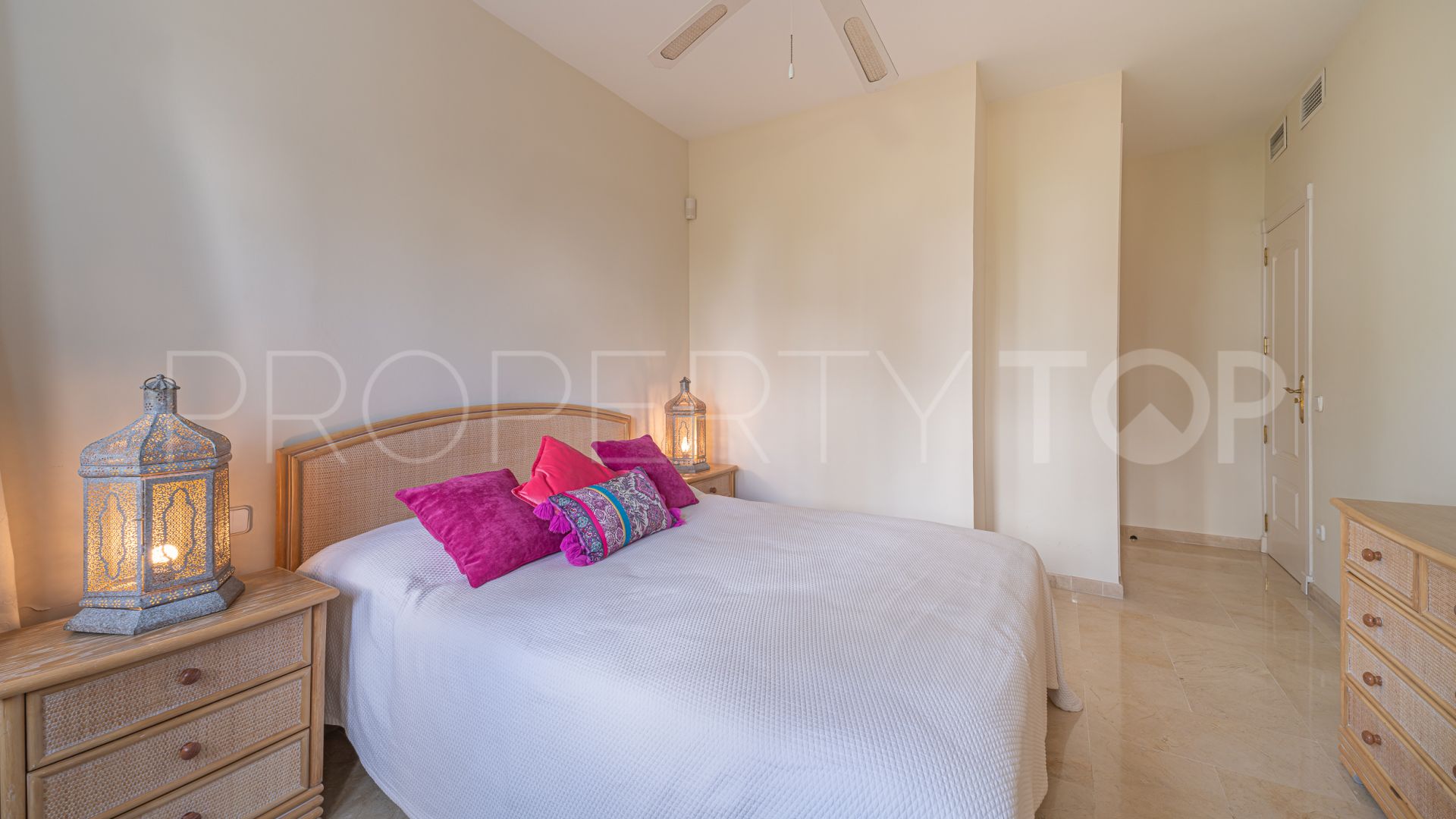 Comprar apartamento planta baja con 3 dormitorios en Los Monteros