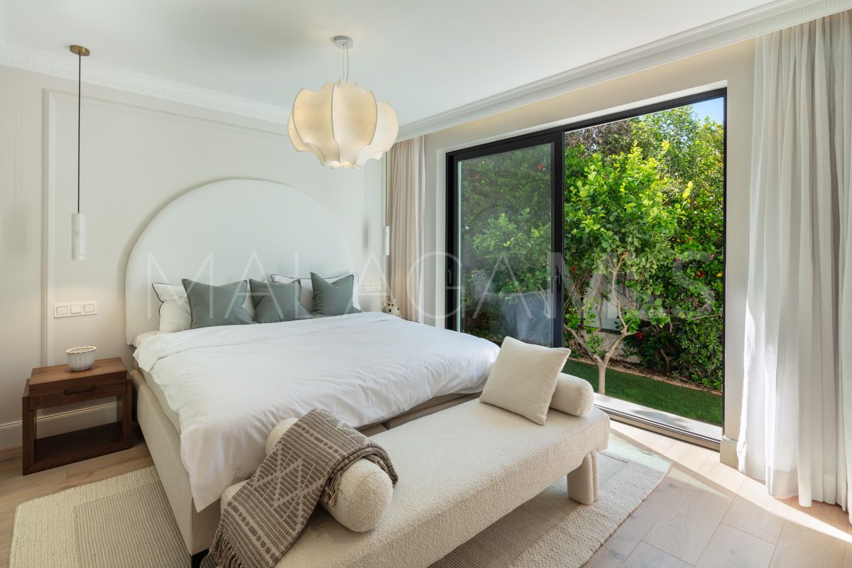 Villa for sale in Nueva Andalucia with 5 bedrooms