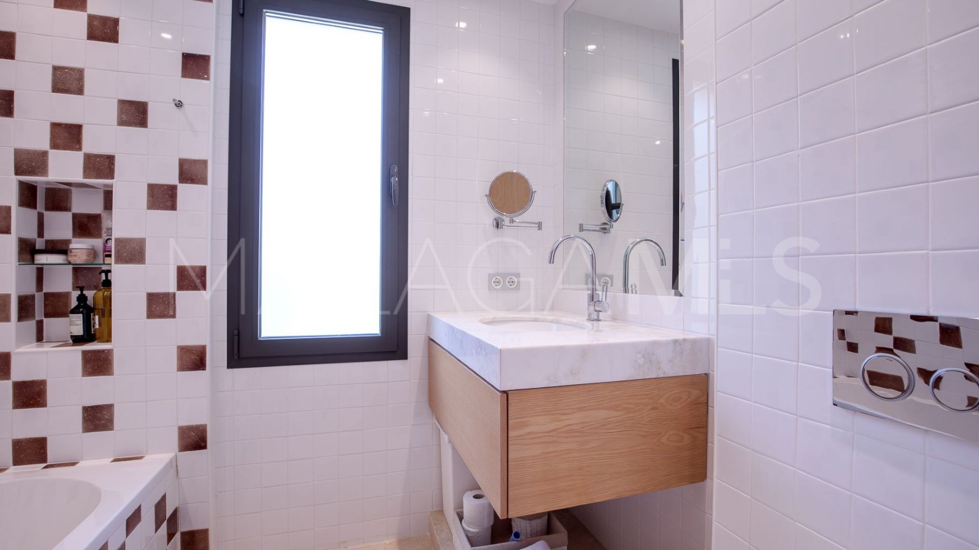 For sale Nueva Andalucia 5 bedrooms villa