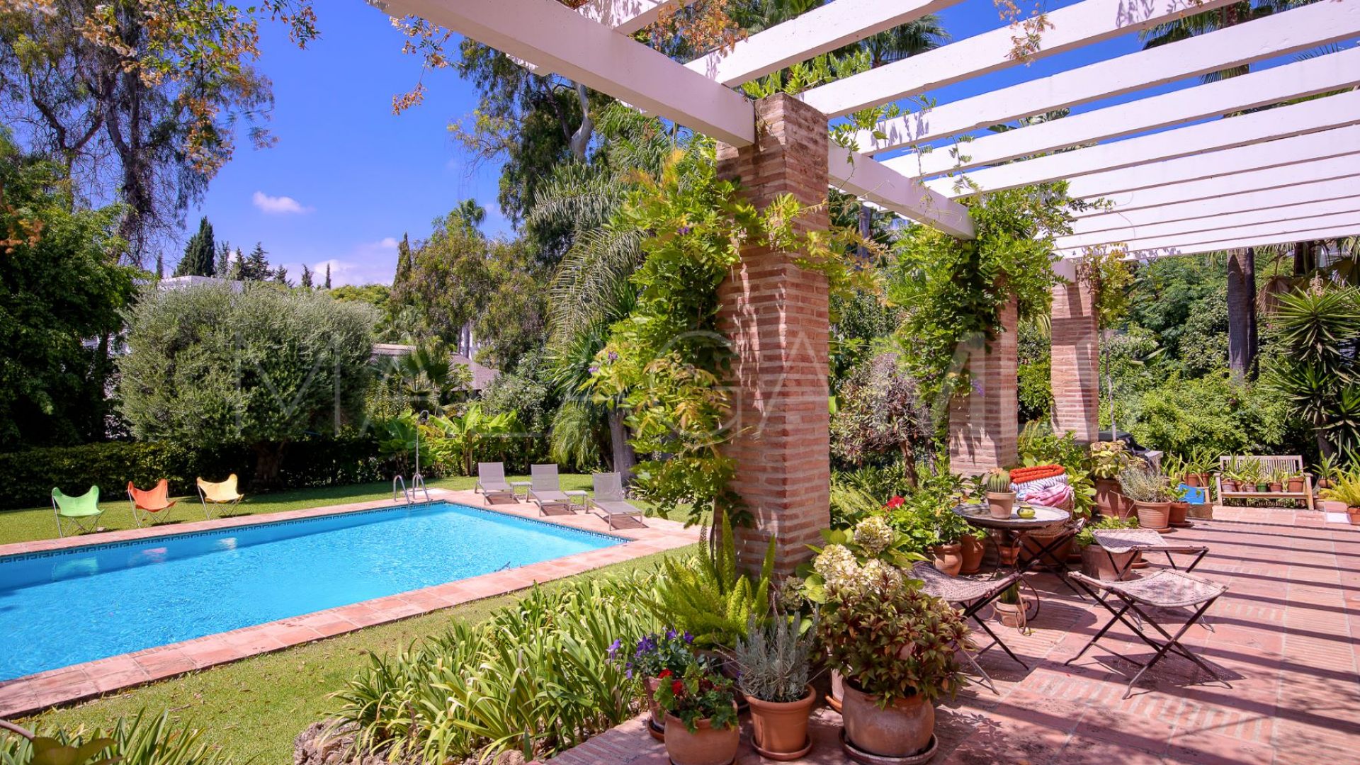 For sale Nueva Andalucia 5 bedrooms villa
